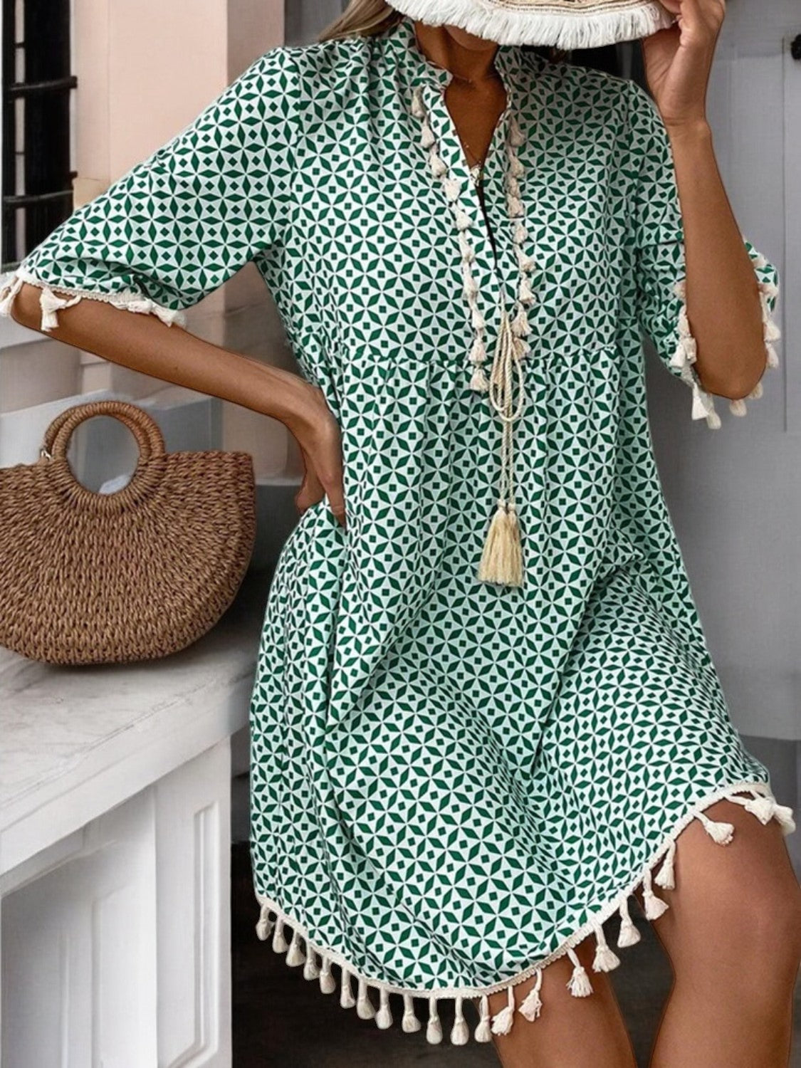 BOHO BLISS – Mini Kleid mit Quasten und Musterprint