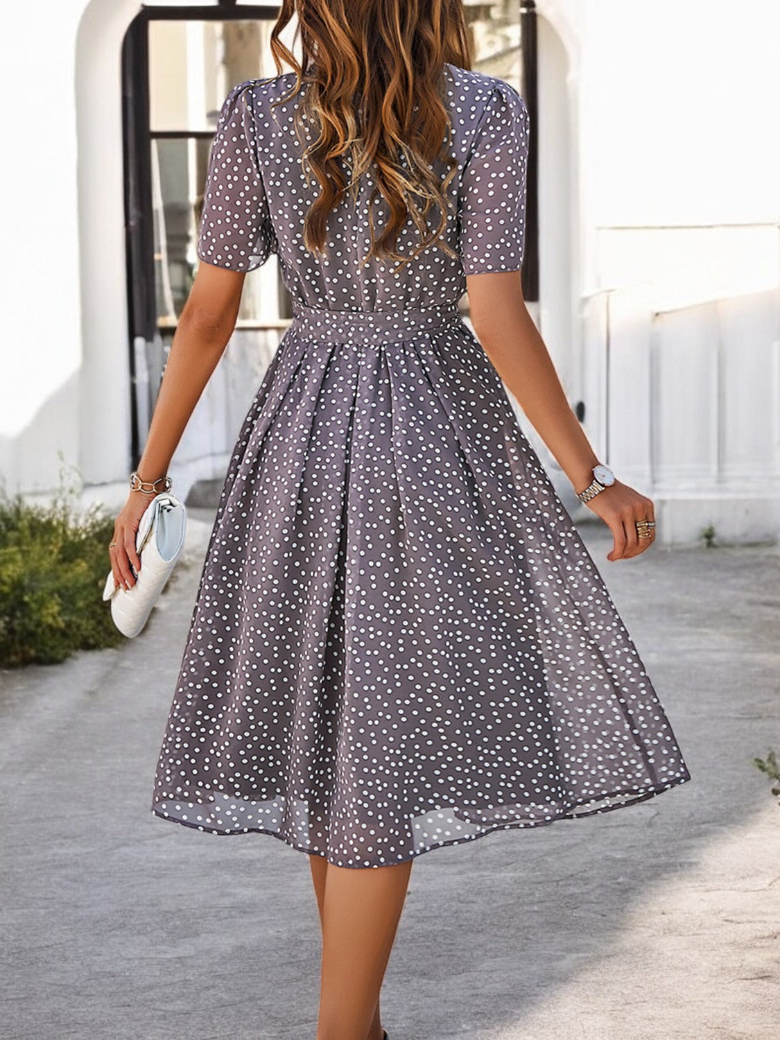ALOSE – Bedrucktes Kleid mit Rundhalsausschnitt und kurzen Ärmeln
