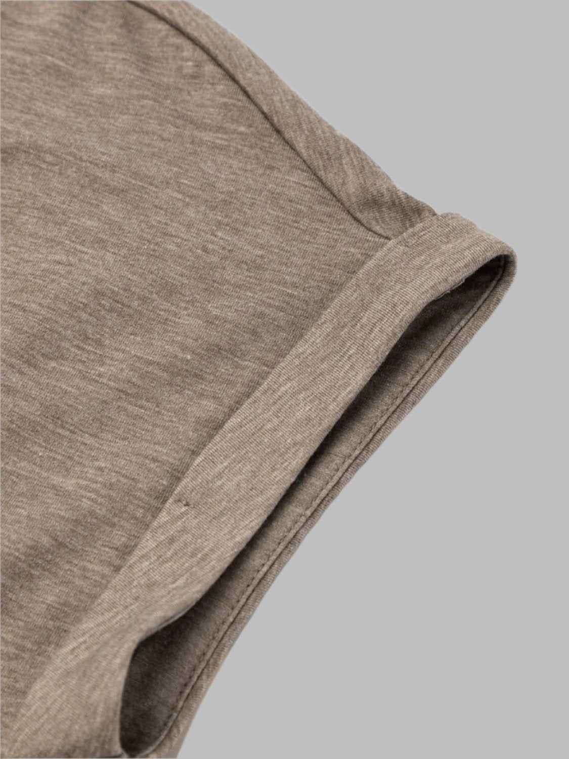SEAM – Mini Kleid mit Rundhalsausschnitt und Schnittdetails