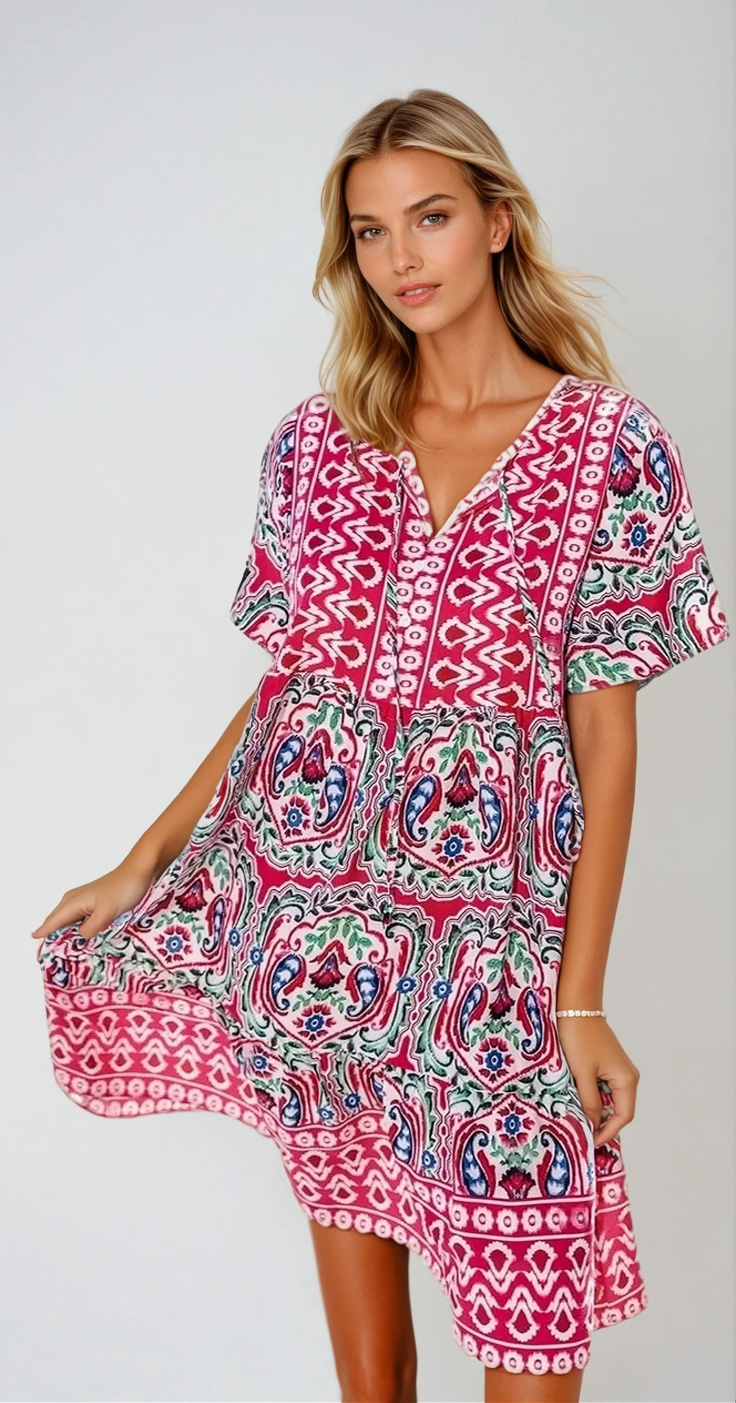 TROPICAL BLISS – Sommerkleid mit Bindeband und Druckmuster