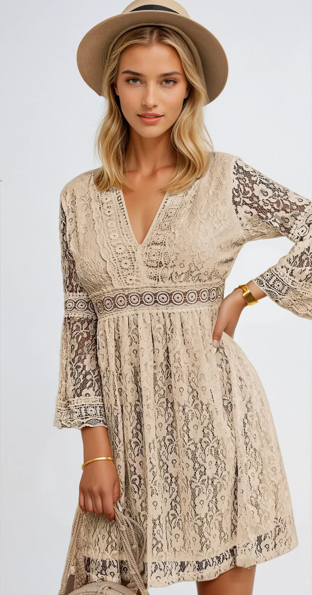 LACE ALLURE – V-Ausschnitt Kleid mit Spitzenärmeln