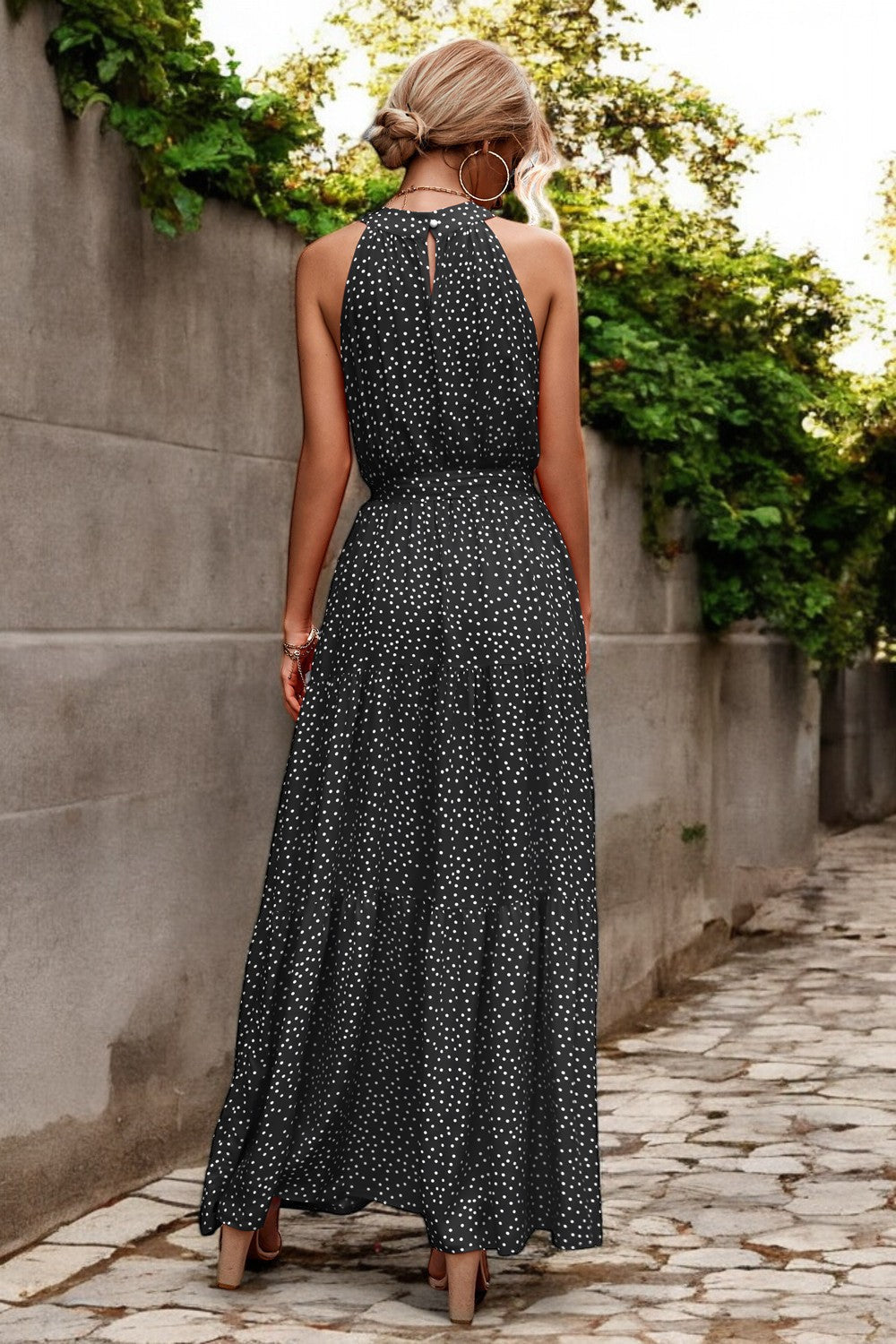 POLKA DOT MAXIKLEID – Langes Kleid mit Taillengürtel und Muster