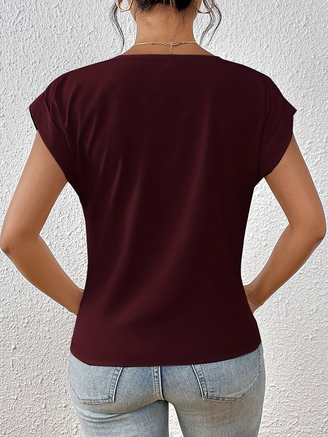 Gigi – Schickes Top mit Knoten und V-Ausschnitt