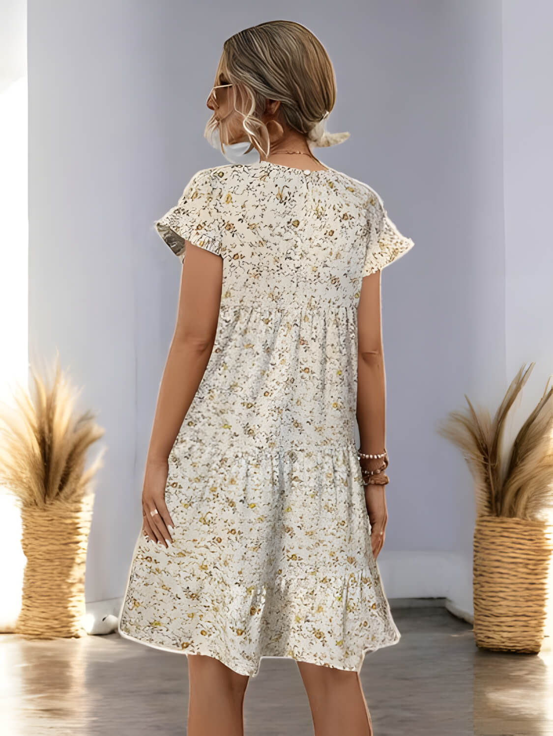 OTILIA – Fließendes Sommerkleid mit Stufen und Blumenmuster
