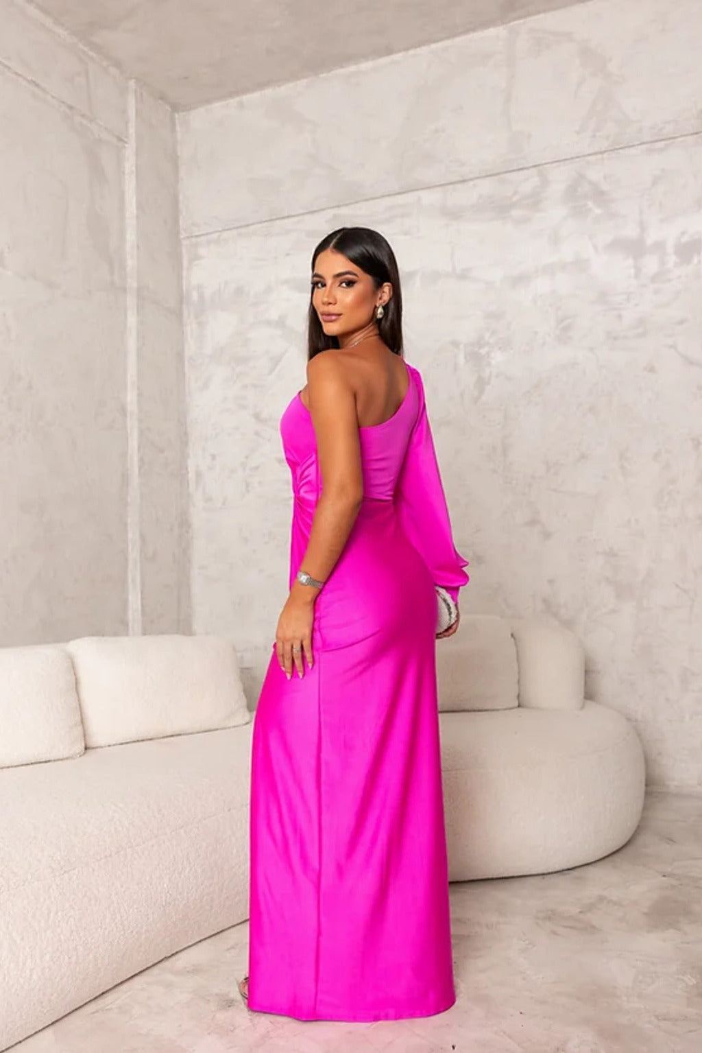 Kyara – Elegantes One-Shoulder-Satinkleid Mit Seitenschlitz