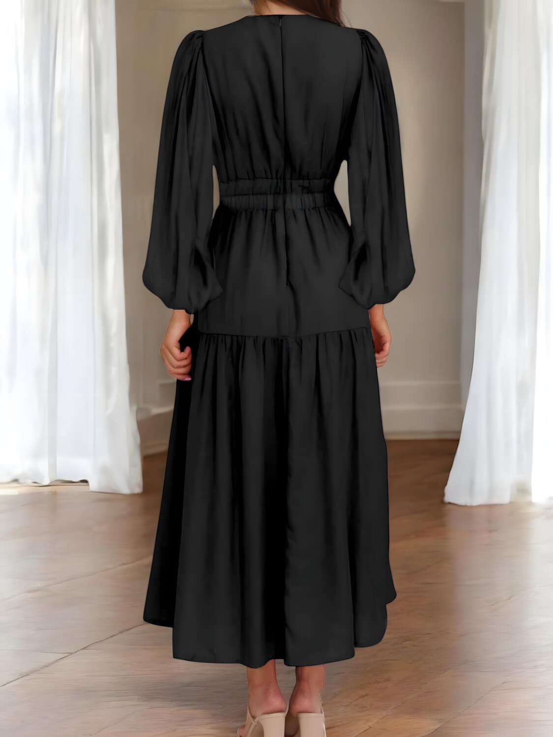 LUXE – Maxikleid mit Ballonärmeln und V-Ausschnitt