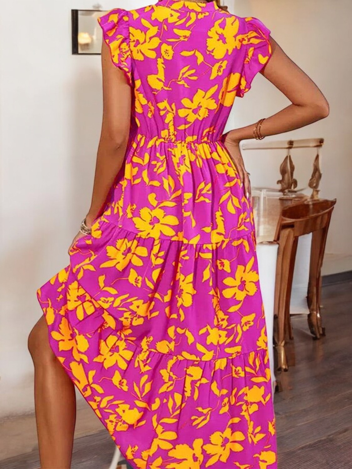 RUFFLED CAP SLEEVE MIDI DRESS – Elegantes Sommerkleid mit Rüschenärmeln
