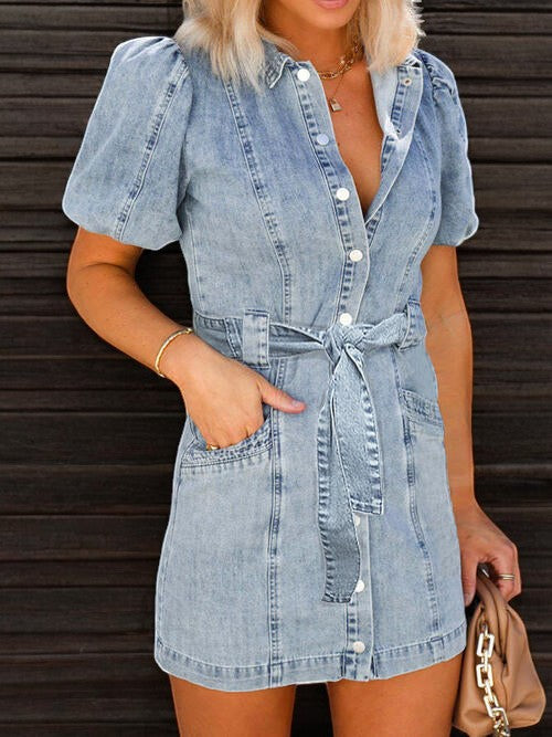 DENIM DELIGHT – Jeanskleid mit Puffärmeln und Knöpfen