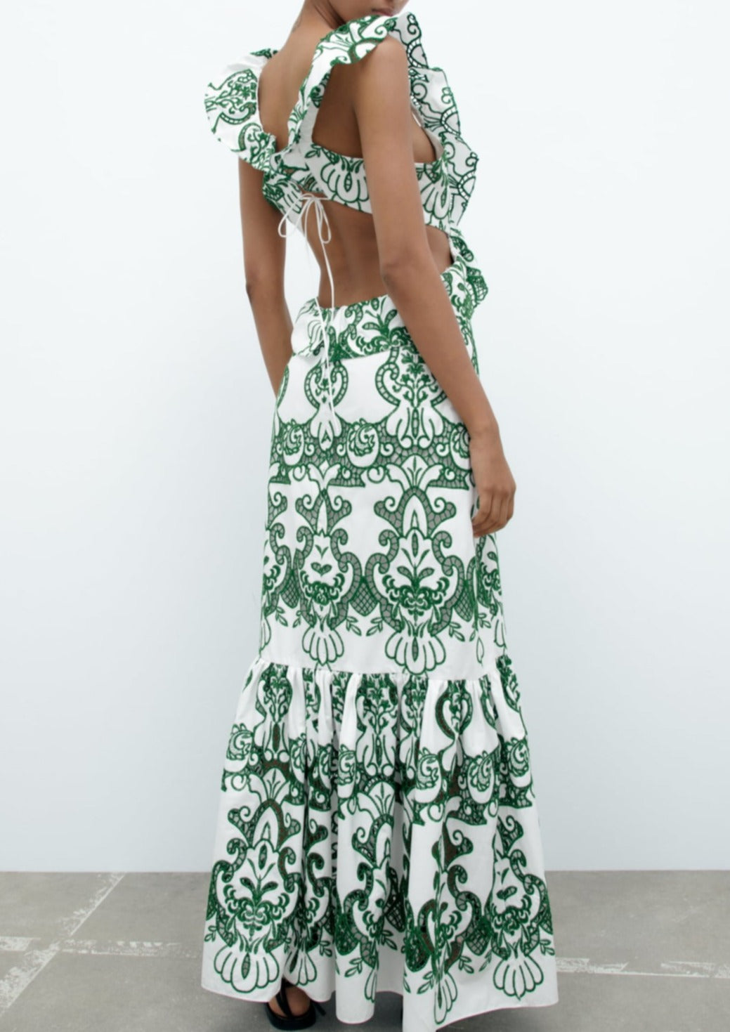 ELEGANT AFFAIR MAXIKLEID – Zeitloser Stil mit V-Ausschnitt
