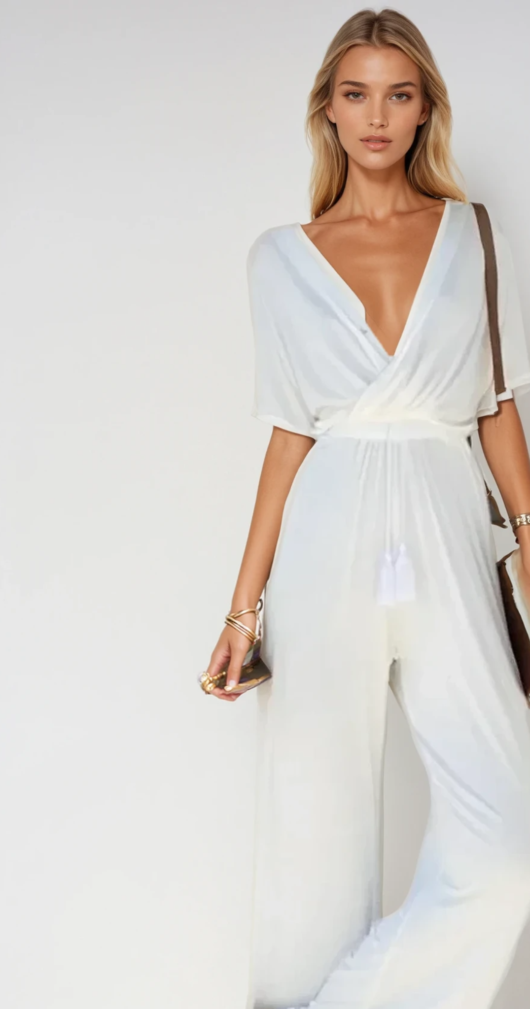 AURORA – Eleganter Jumpsuit mit Taillengürtel und V-Ausschnitt