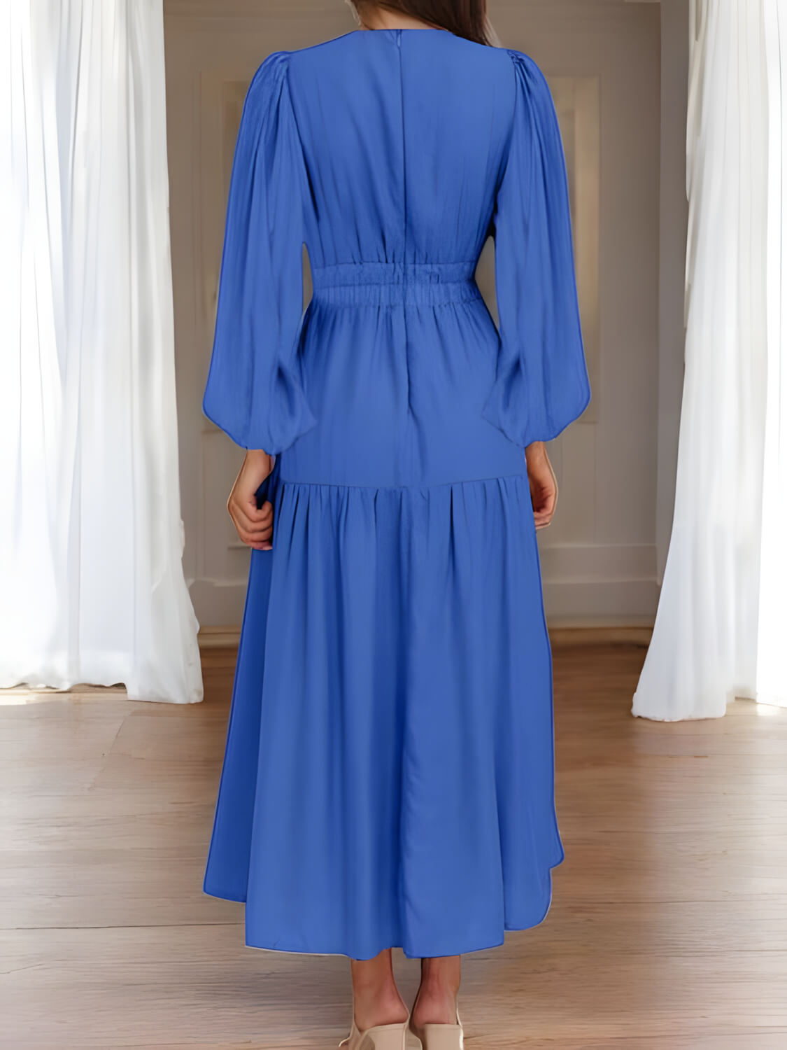 LUXE – Maxikleid mit Ballonärmeln und V-Ausschnitt