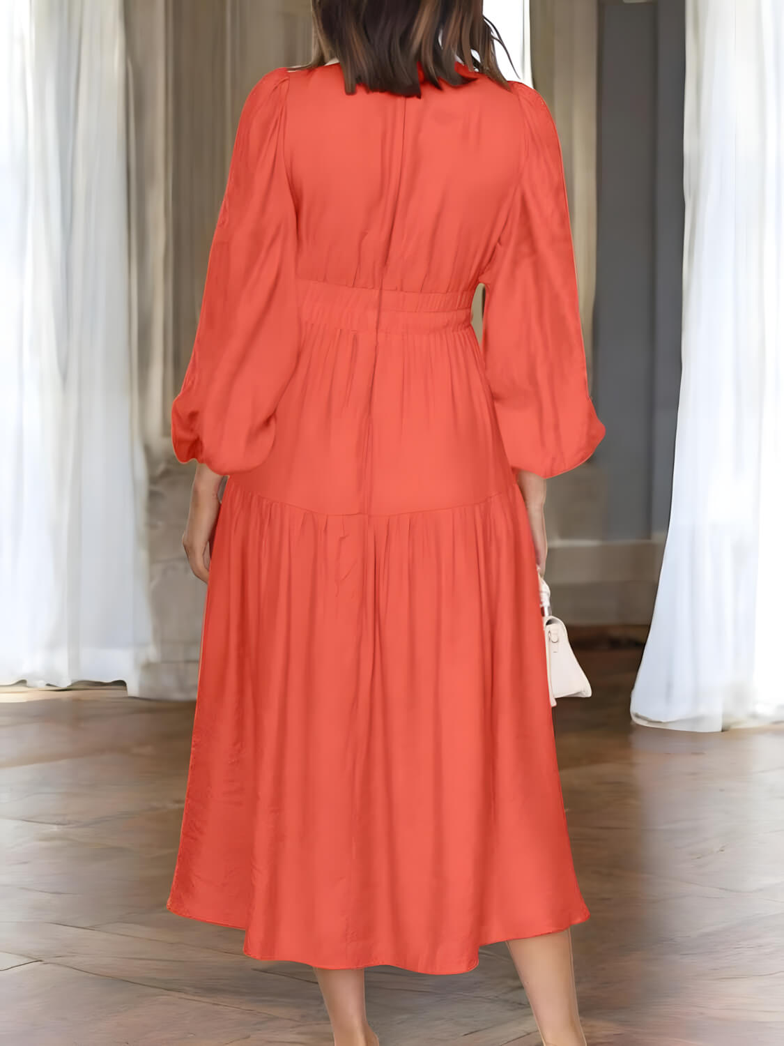 LUXE – Maxikleid mit Ballonärmeln und V-Ausschnitt