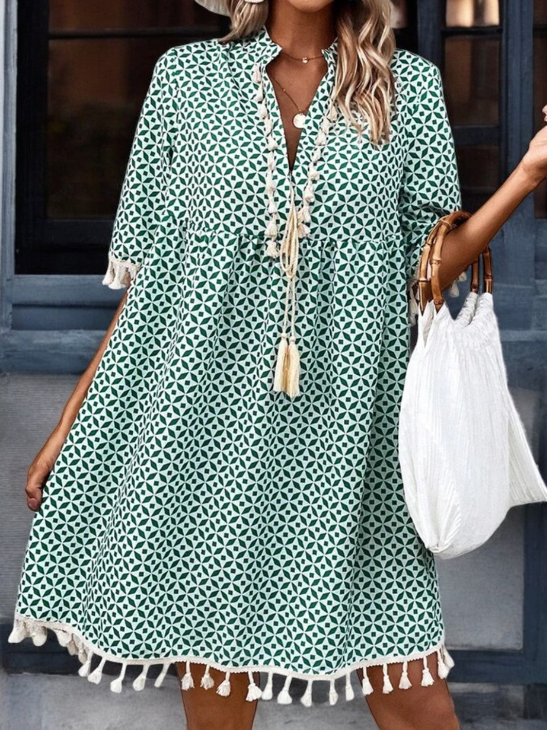 BOHO BLISS – Mini Kleid mit Quasten und Musterprint