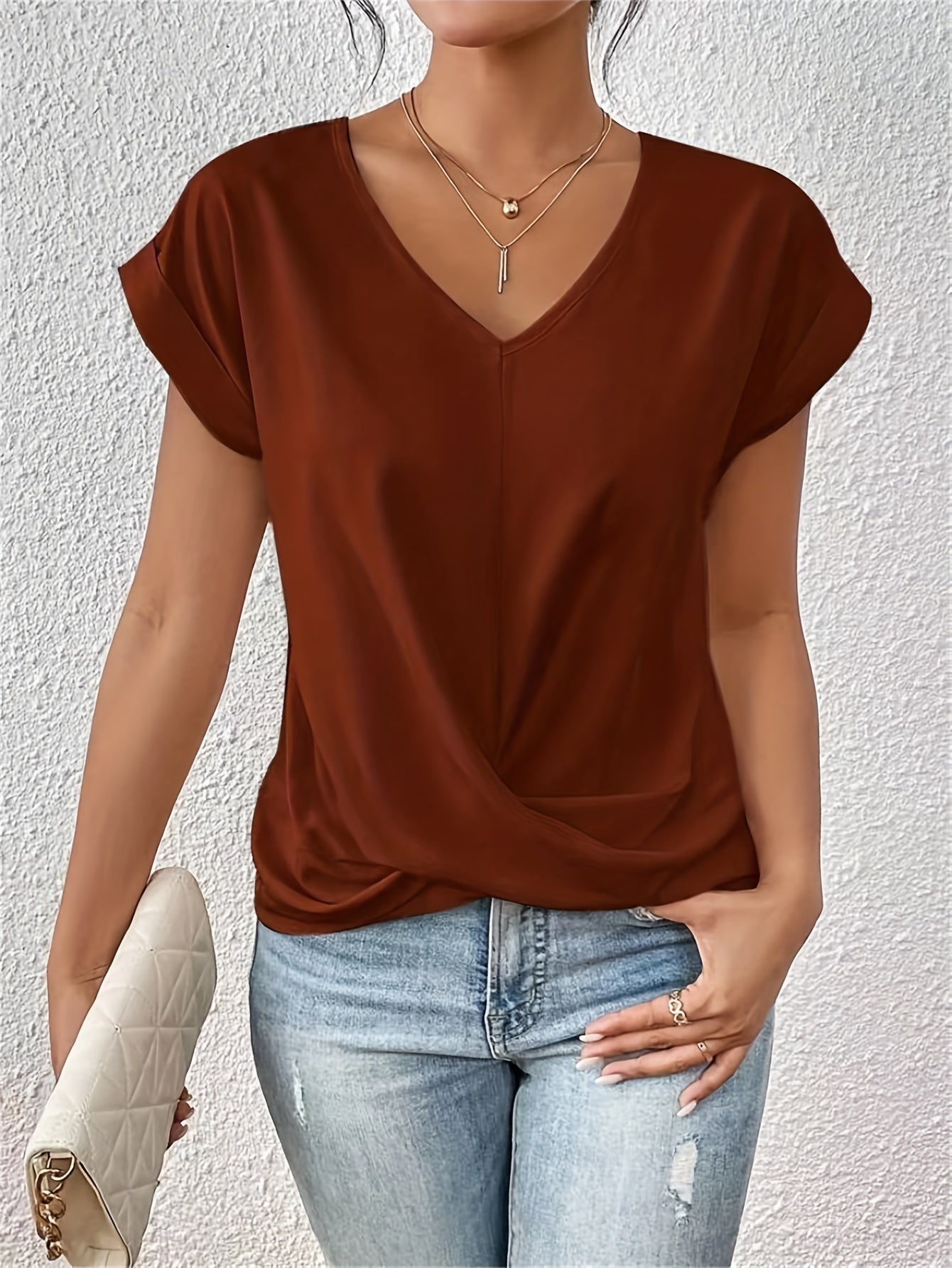 Gigi – Schickes Top mit Knoten und V-Ausschnitt