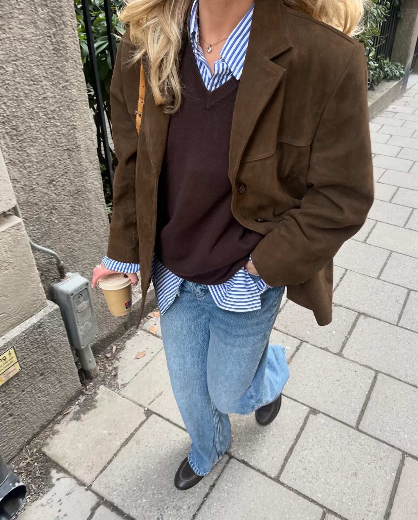 Braune Jacke in Wildleder-Optik | Eleganz und Komfort für kühle Tage