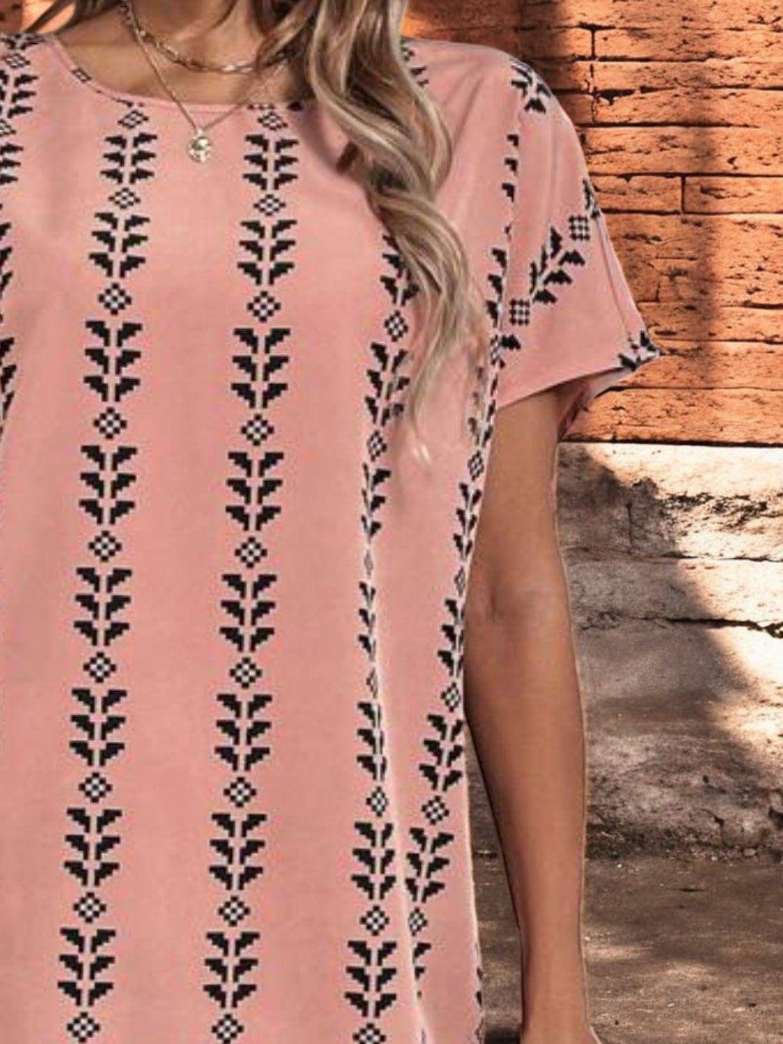 FLORAL CHARM – Kurzärmliges Sommerkleid mit Blumenmuster