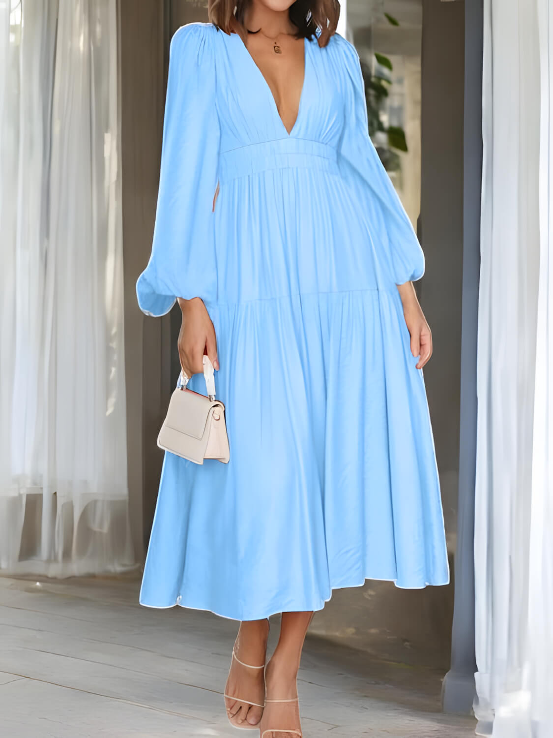 LUXE – Maxikleid mit Ballonärmeln und V-Ausschnitt