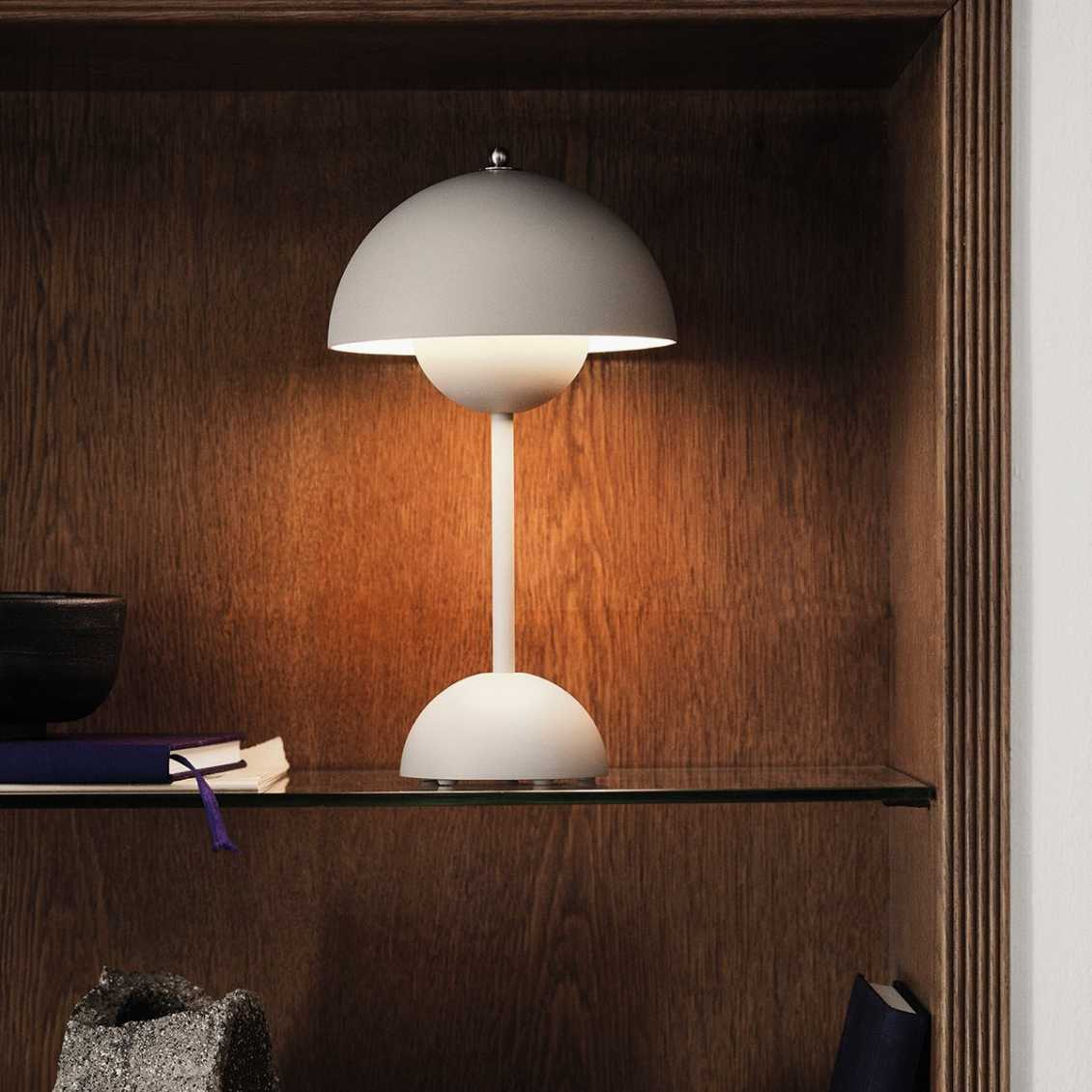 Aurora-Inspirierte LED-Schreibtischlampe mit USB-C - Energieeffiziente, Warme Beleuchtung für Schreibtische und Kleine Räume-4