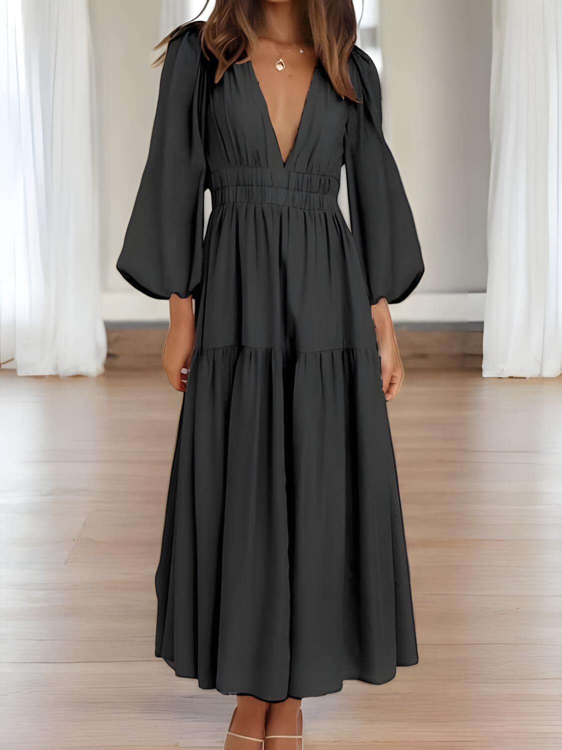 LUXE – Maxikleid mit Ballonärmeln und V-Ausschnitt
