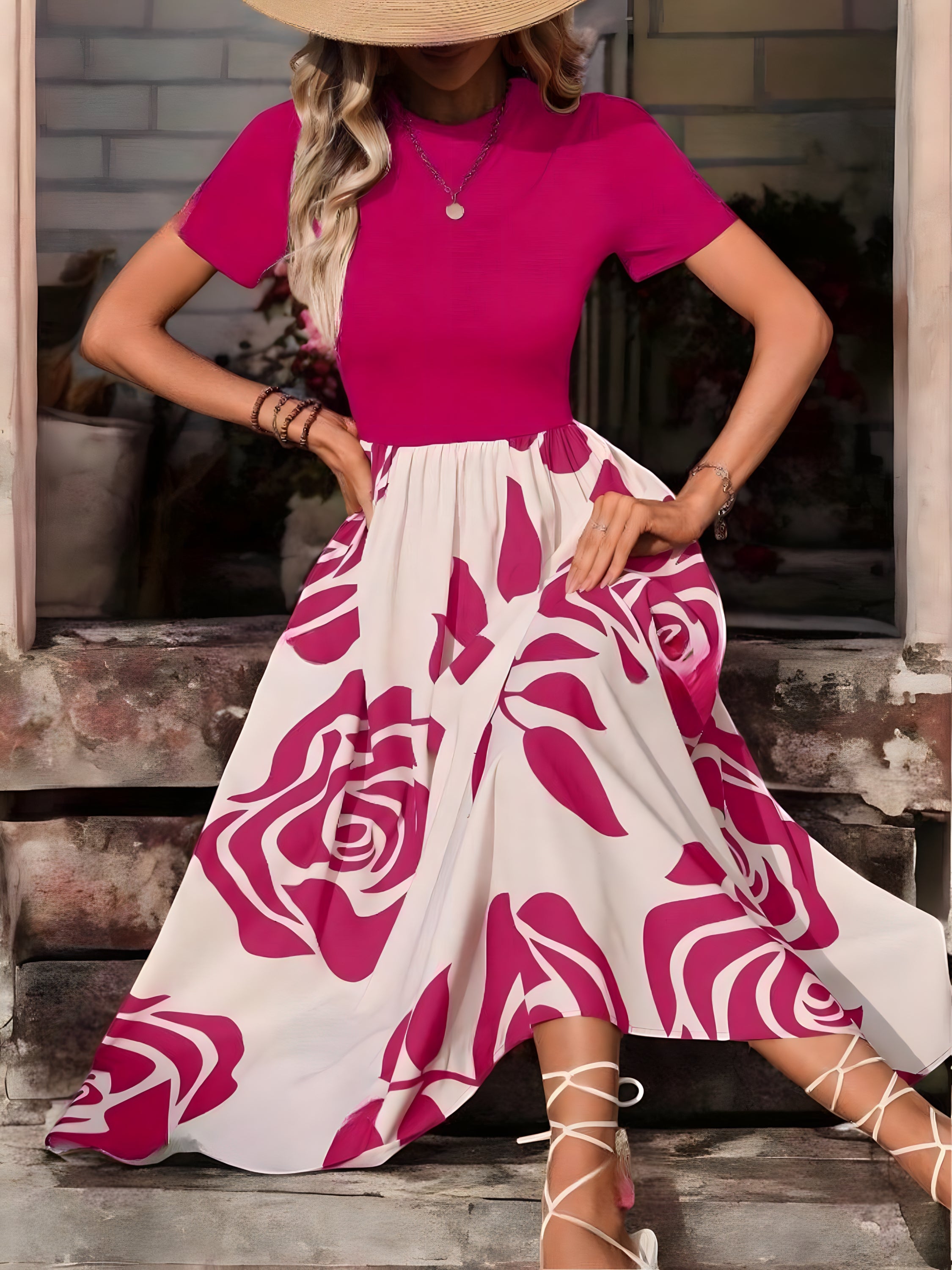 ROSE – Sommerkleid mit Rundhalsausschnitt und Blumenmuster