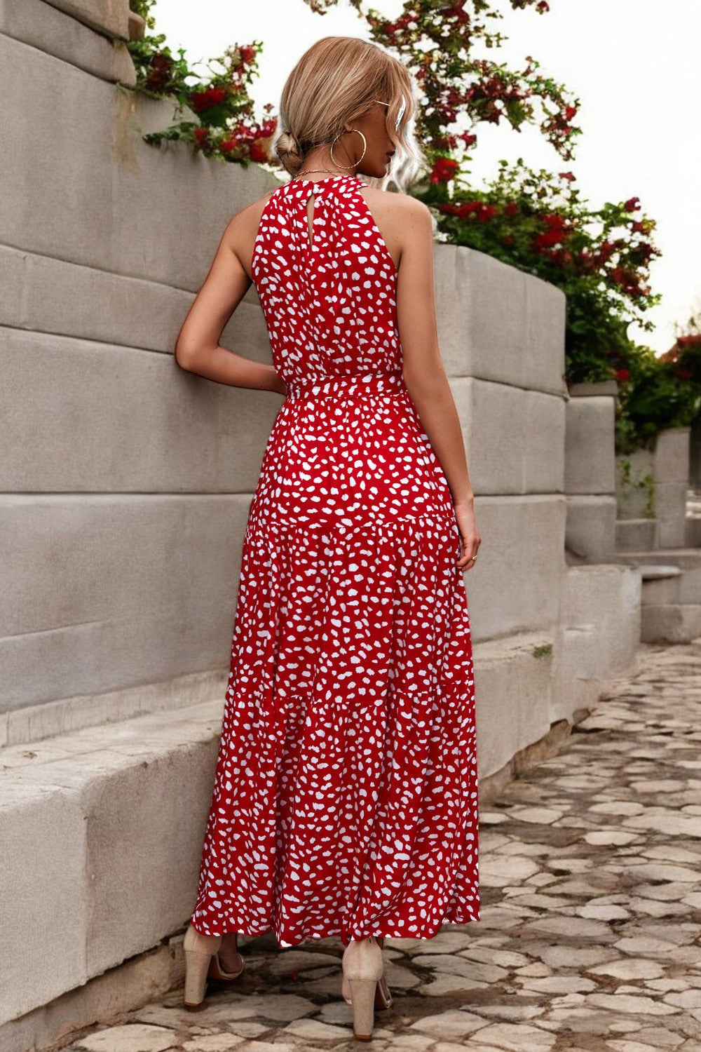 POLKA DOT MAXIKLEID – Langes Kleid mit Taillengürtel und Muster
