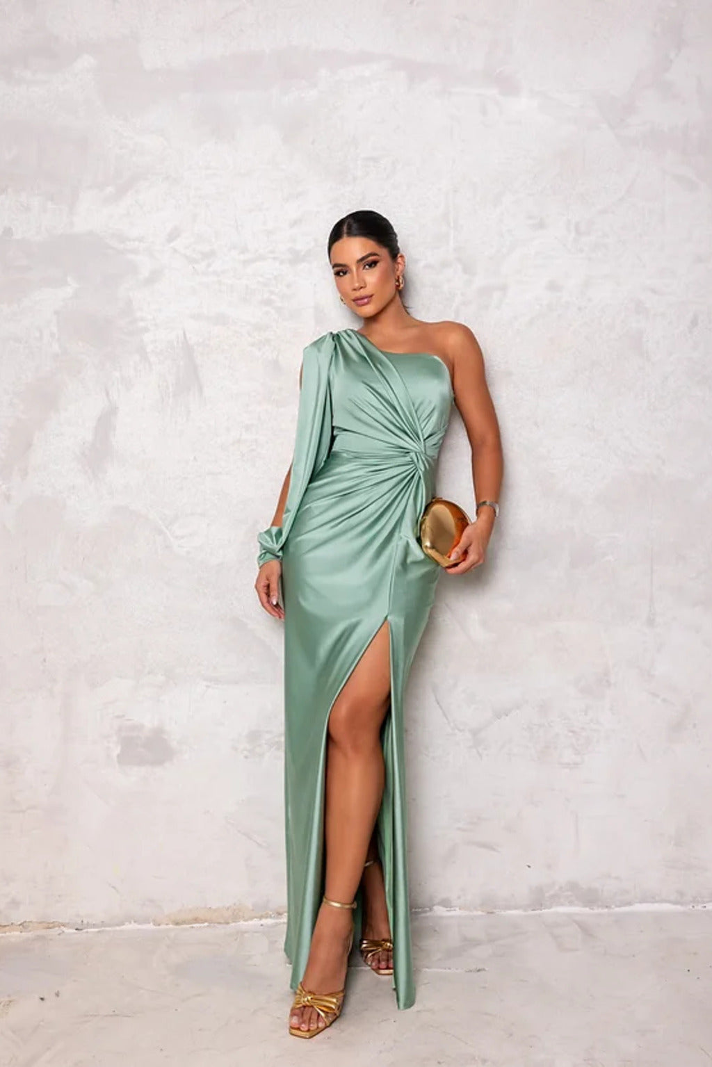 Kyara – Elegantes One-Shoulder-Satinkleid Mit Seitenschlitz