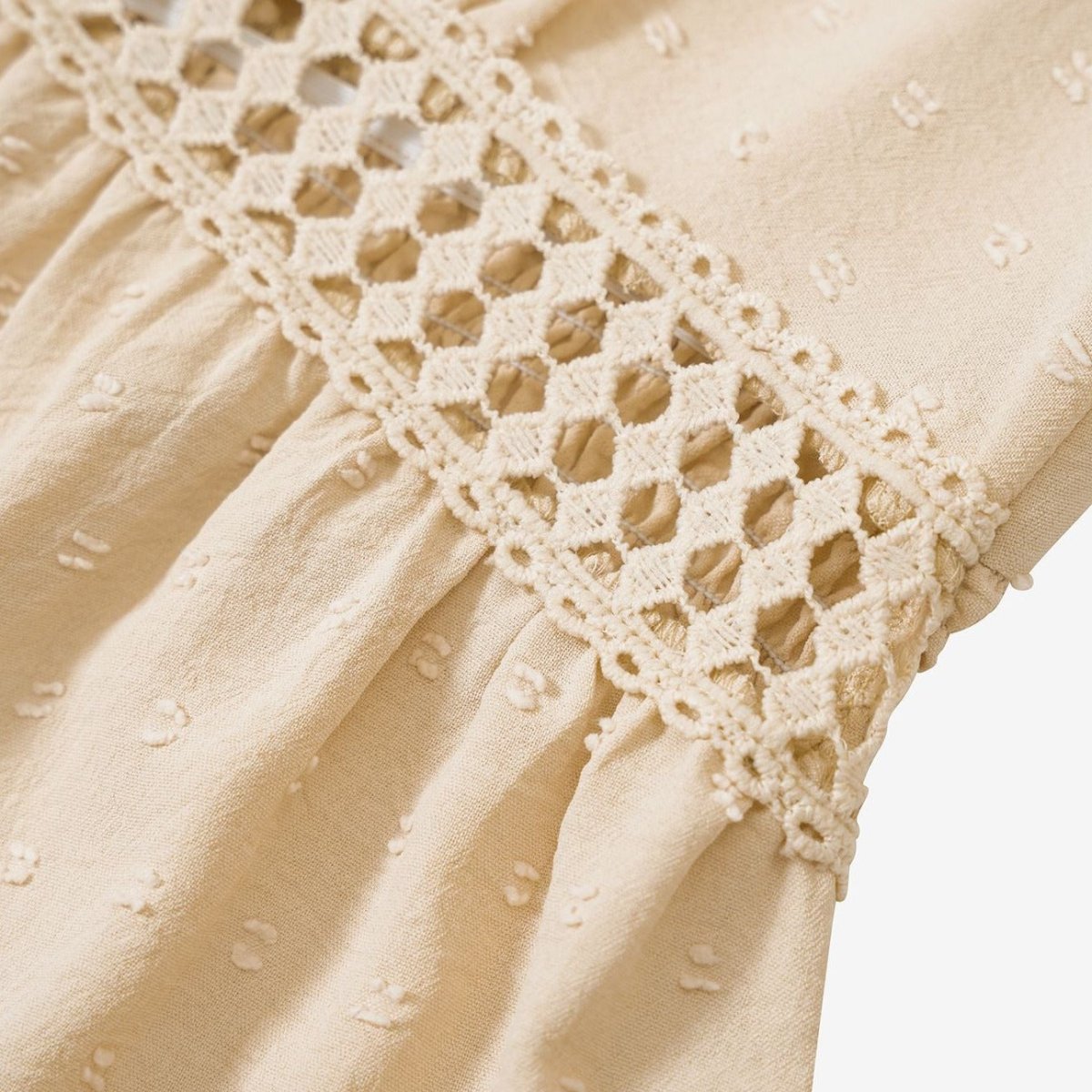 ANGELICA LUXE – V-Ausschnitt Minikleid aus Satin mit Rüschen