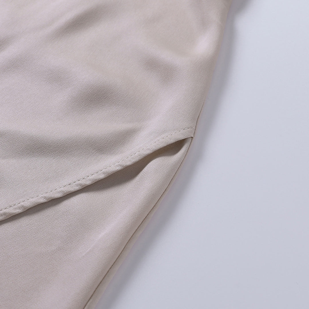 CLAIRE – Elegantes Kleid mit V-Ausschnitt und Taillengürtel