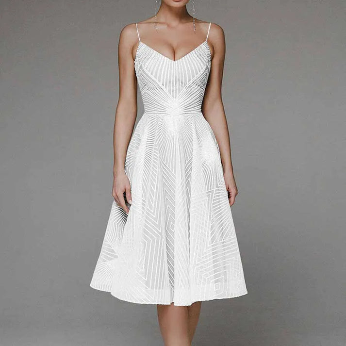 Loren – Elegantes Rückenfreies Kleid Für Stilvolle Auftritte