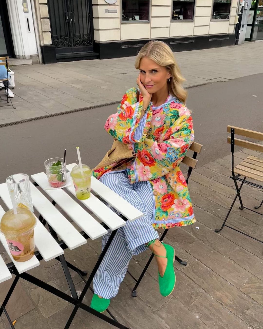 Bunte Jacke mit floralem Muster | Frische Akzente für jeden Look