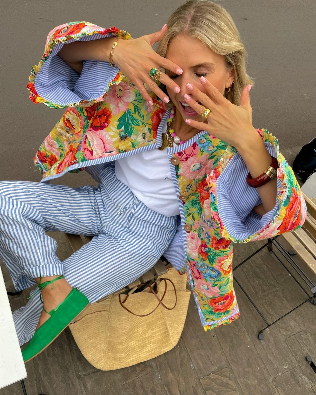 Bunte Jacke mit floralem Muster | Frische Akzente für jeden Look