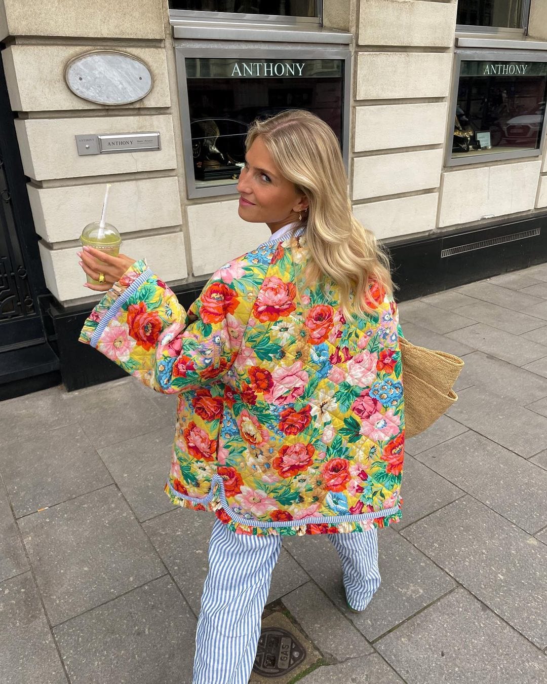 Bunte Jacke mit floralem Muster | Frische Akzente für jeden Look