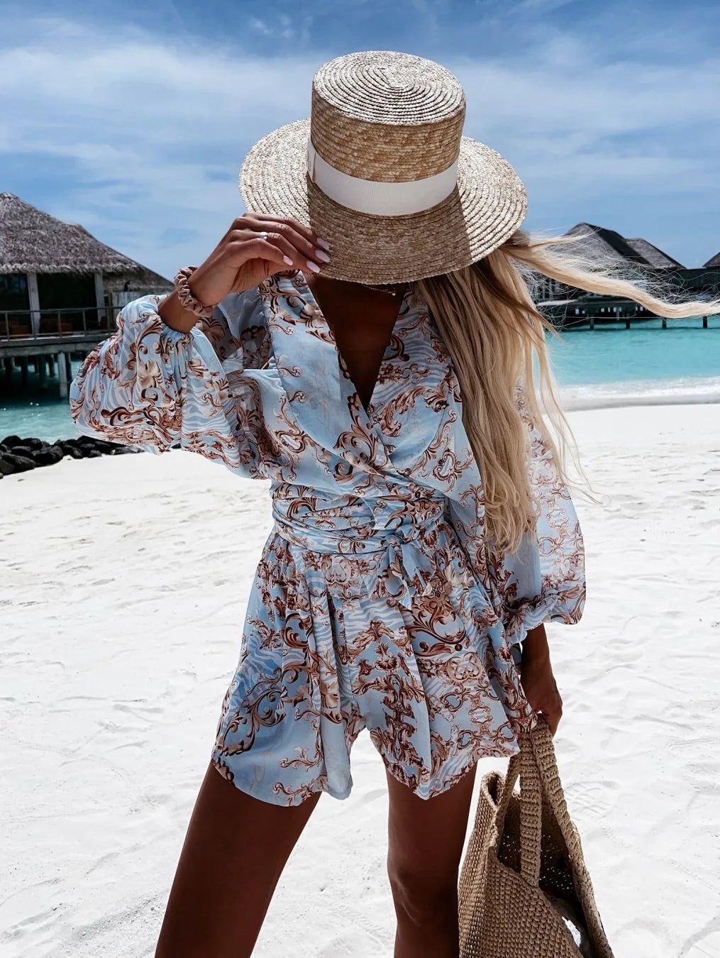 LANA – Sexy Sommer Jumpsuit mit Tiefem V-Ausschnitt