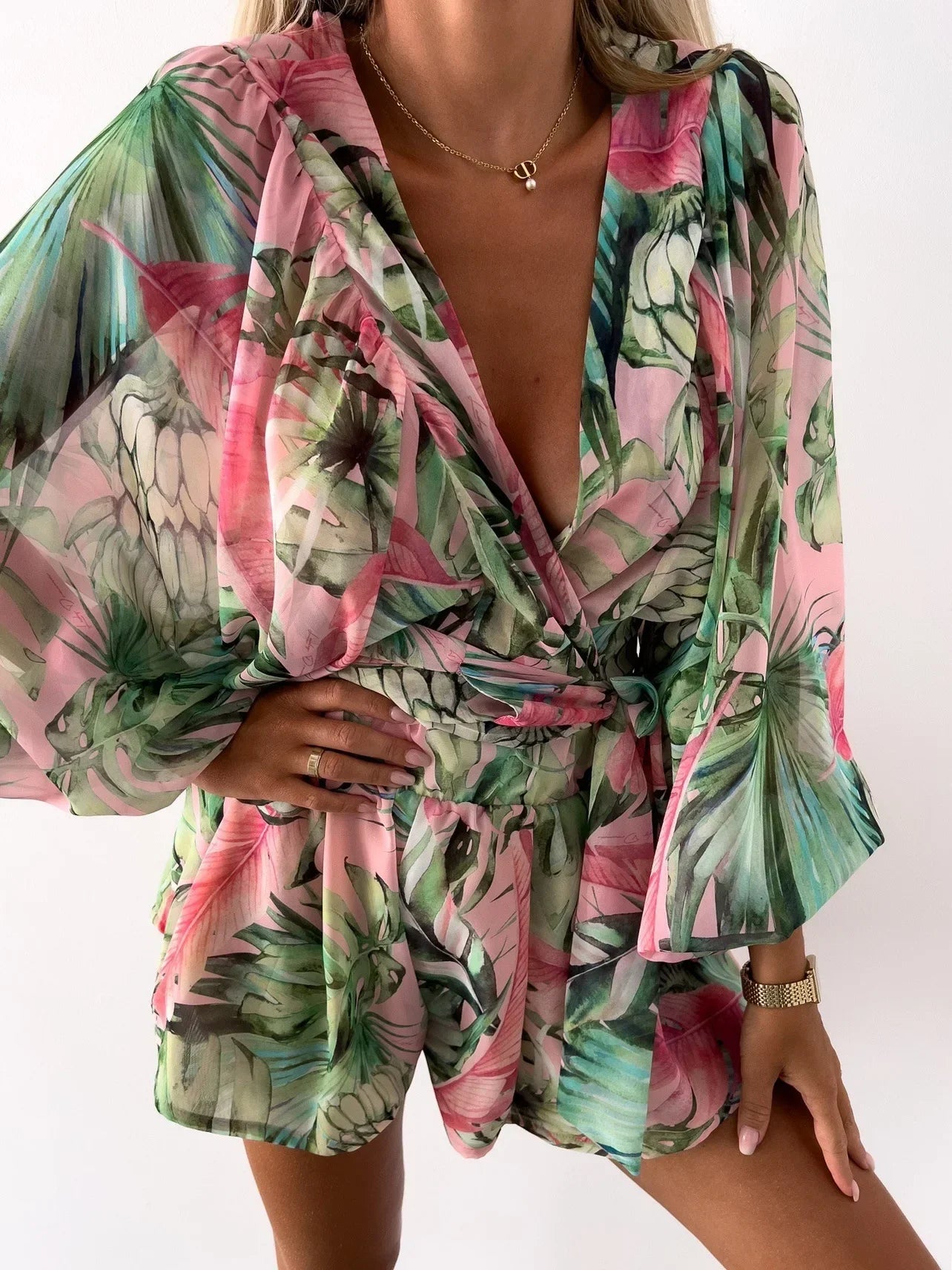 LANA – Sexy Sommer Jumpsuit mit Tiefem V-Ausschnitt