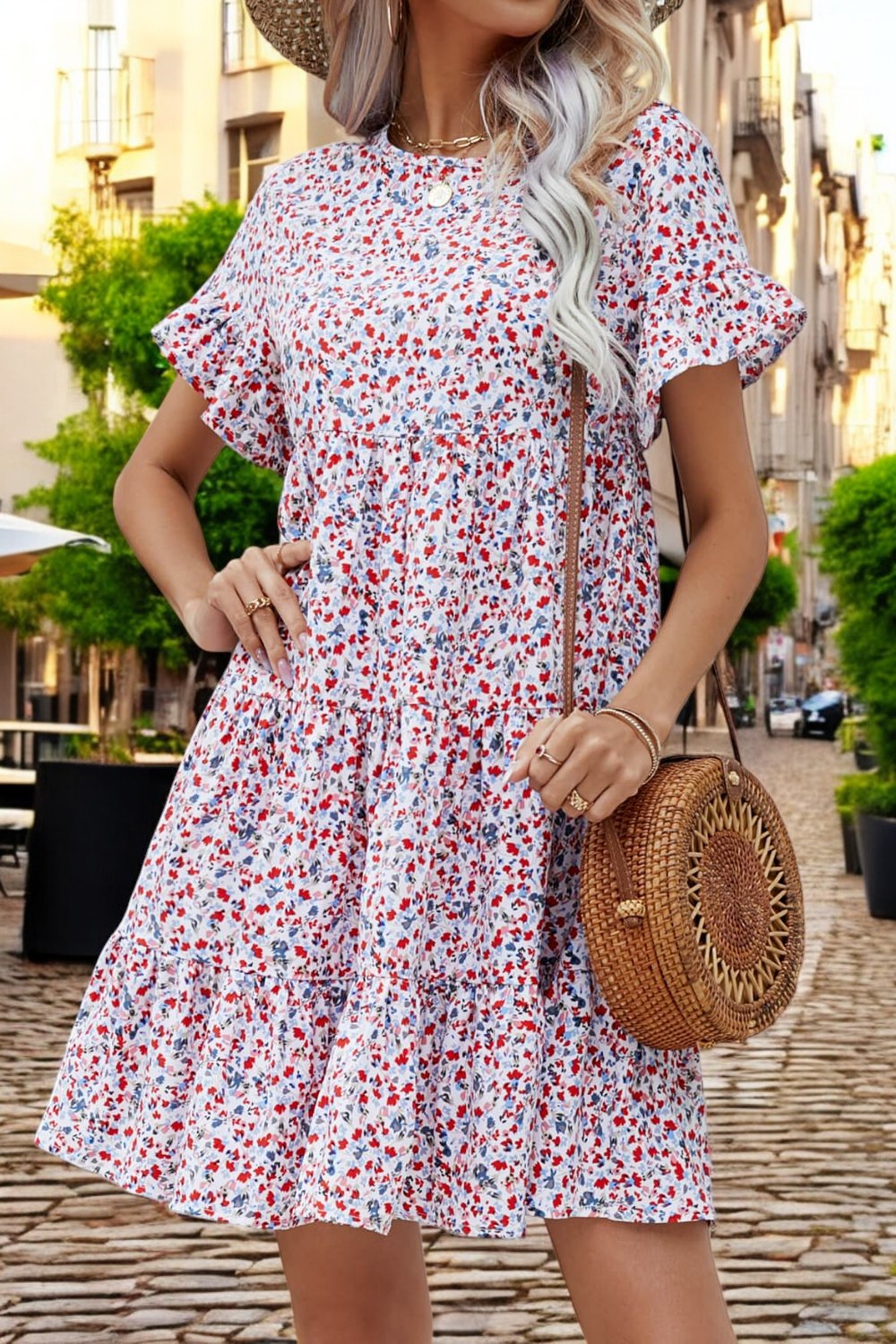 FLORAL DREAM – Kleid mit Stufenrock und Volantärmeln