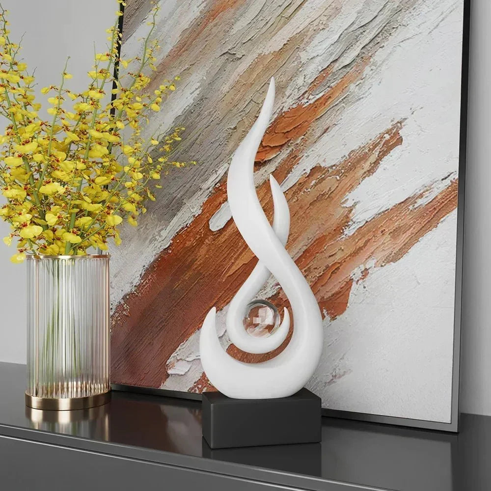Abstrakte Keramik-Flammskulptur für kreative Inneneinrichtung - 30 x 10,7 cm, Lebendige Farbtöne, Modernes Design-3