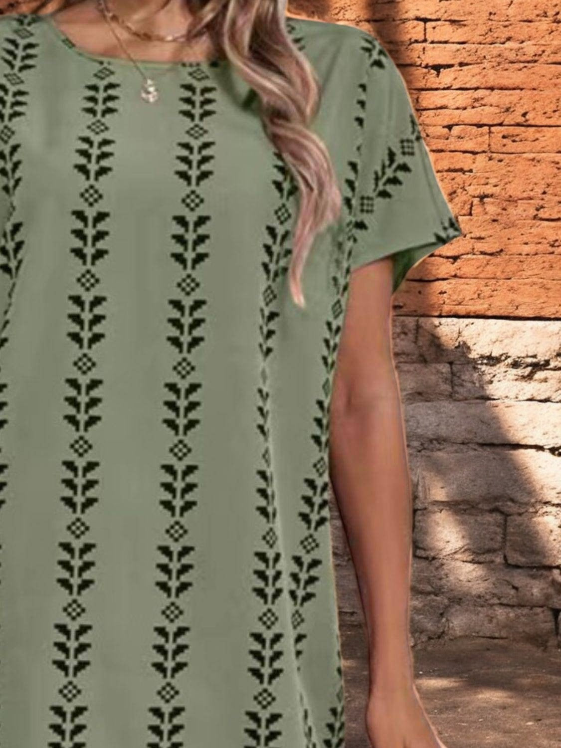 FLORAL CHARM – Kurzärmliges Sommerkleid mit Blumenmuster