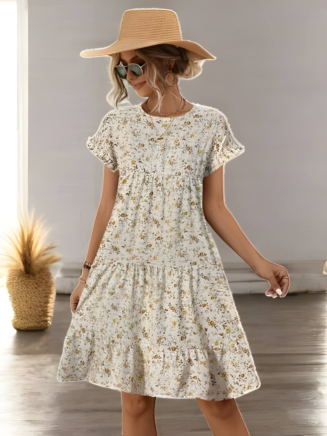OTILIA – Fließendes Sommerkleid mit Stufen und Blumenmuster