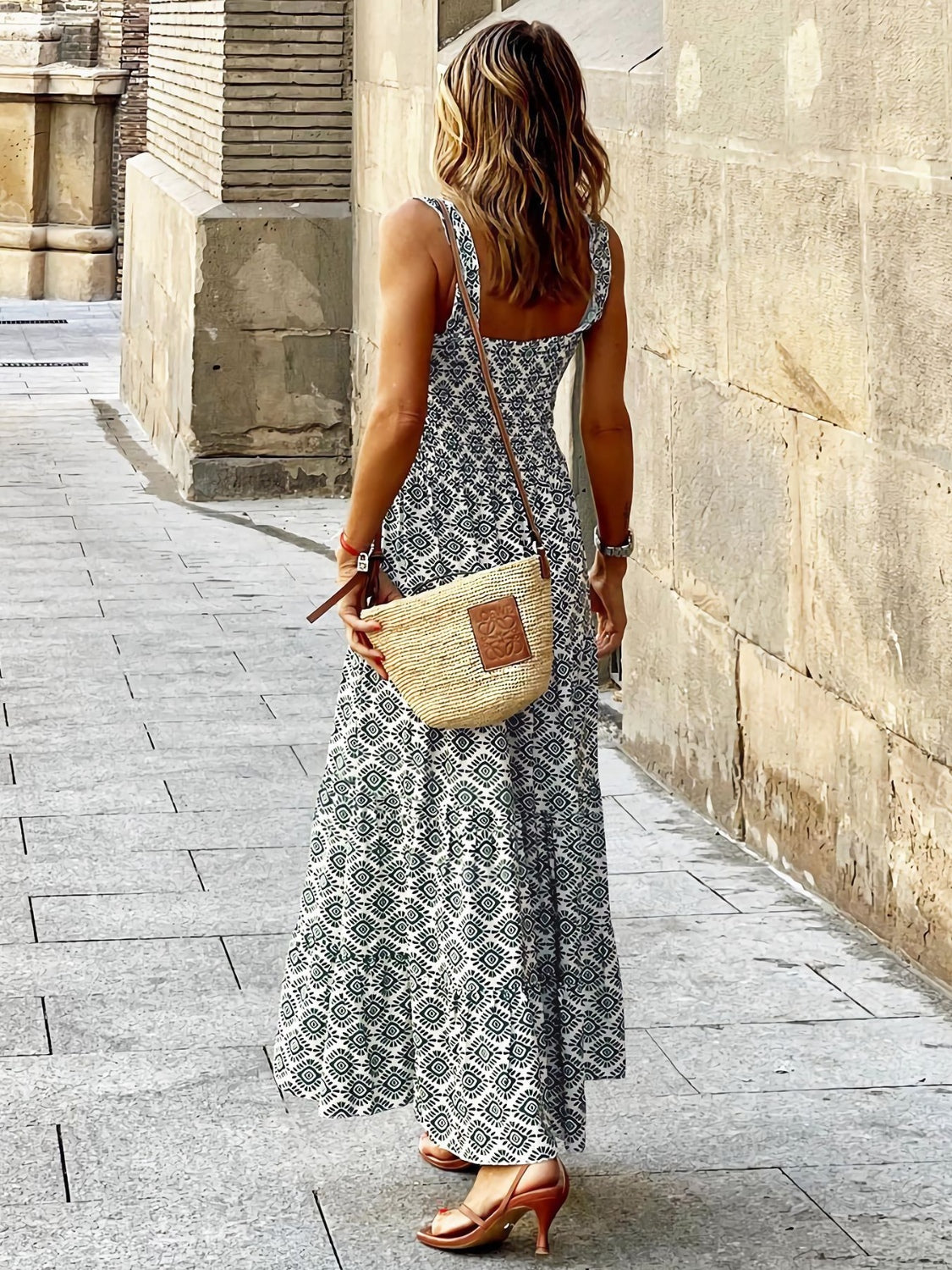 SUNNY DAYS – Smocked Ärmelloses Sommerkleid für Damen