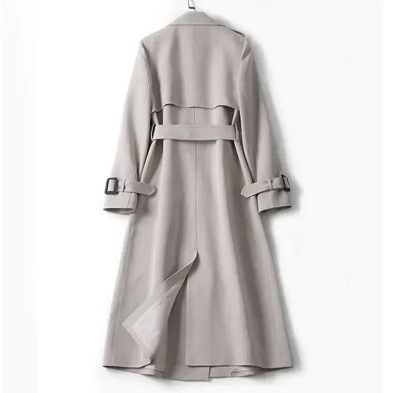 Klassischer Frühlings-Trenchcoat