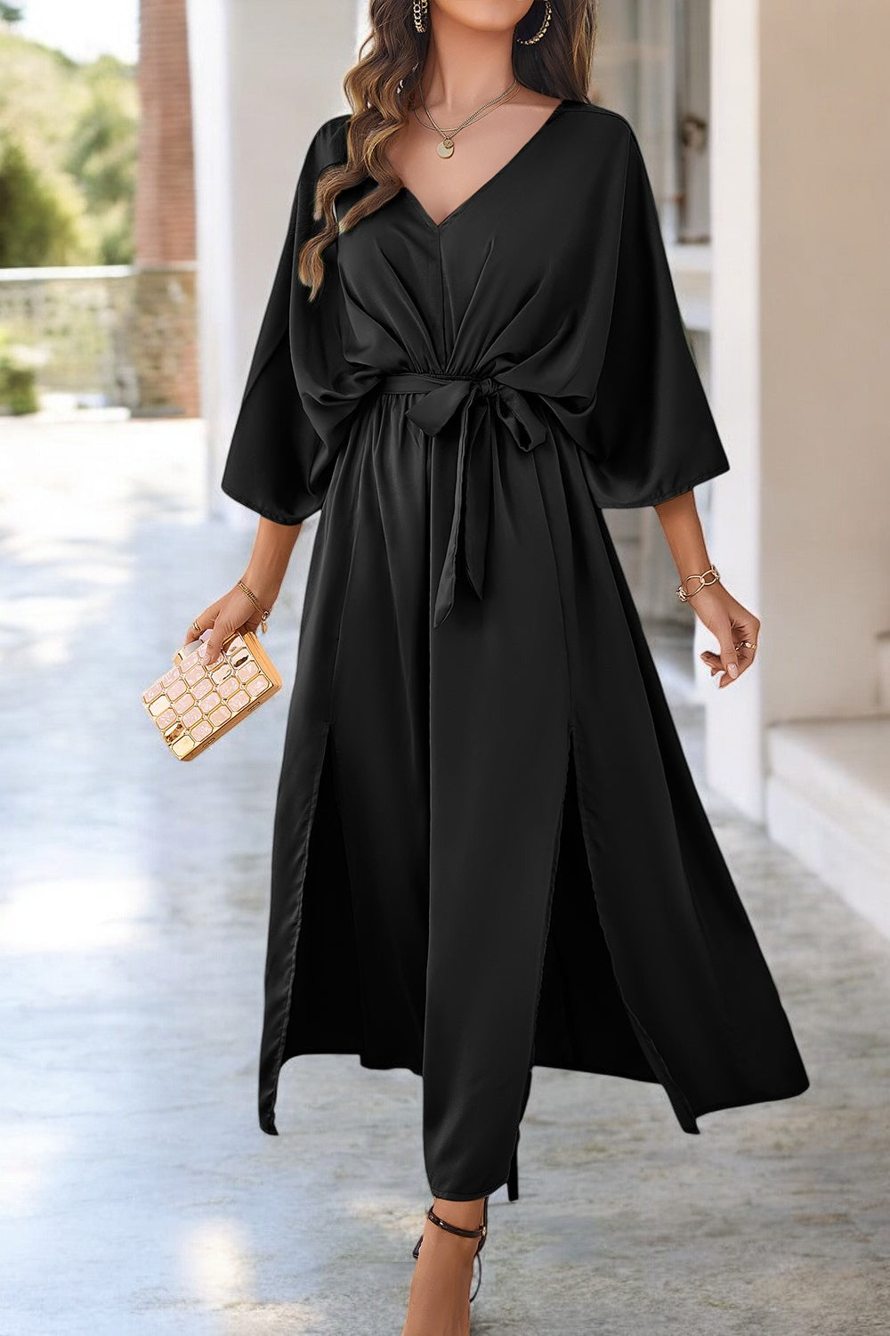 COASTAL CHARM – Kleid mit Schlitz, V-Ausschnitt und gebundenen Ärmeln