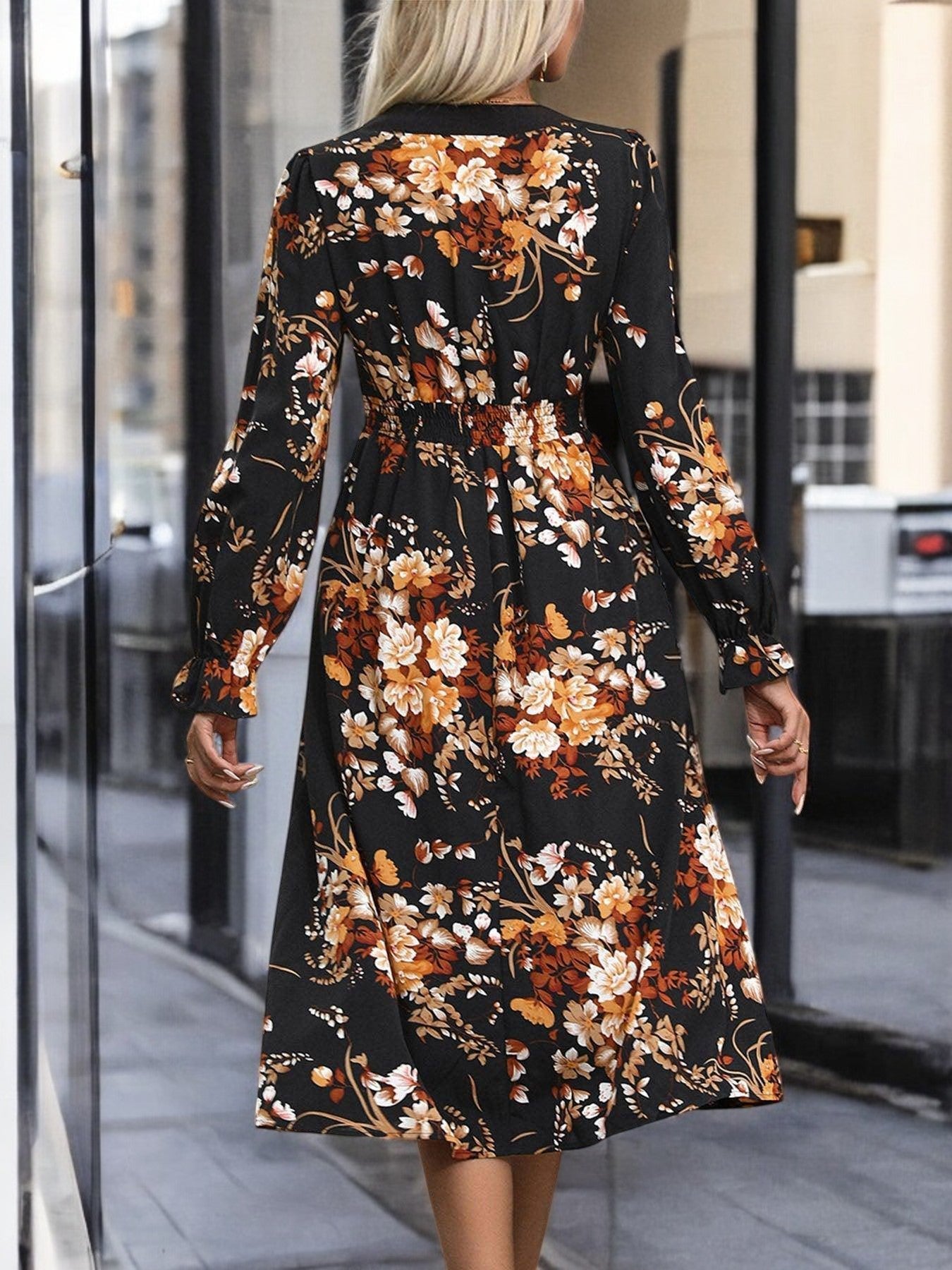 TRENDY – Notched Neck Midi Kleid aus leichtem Stoff