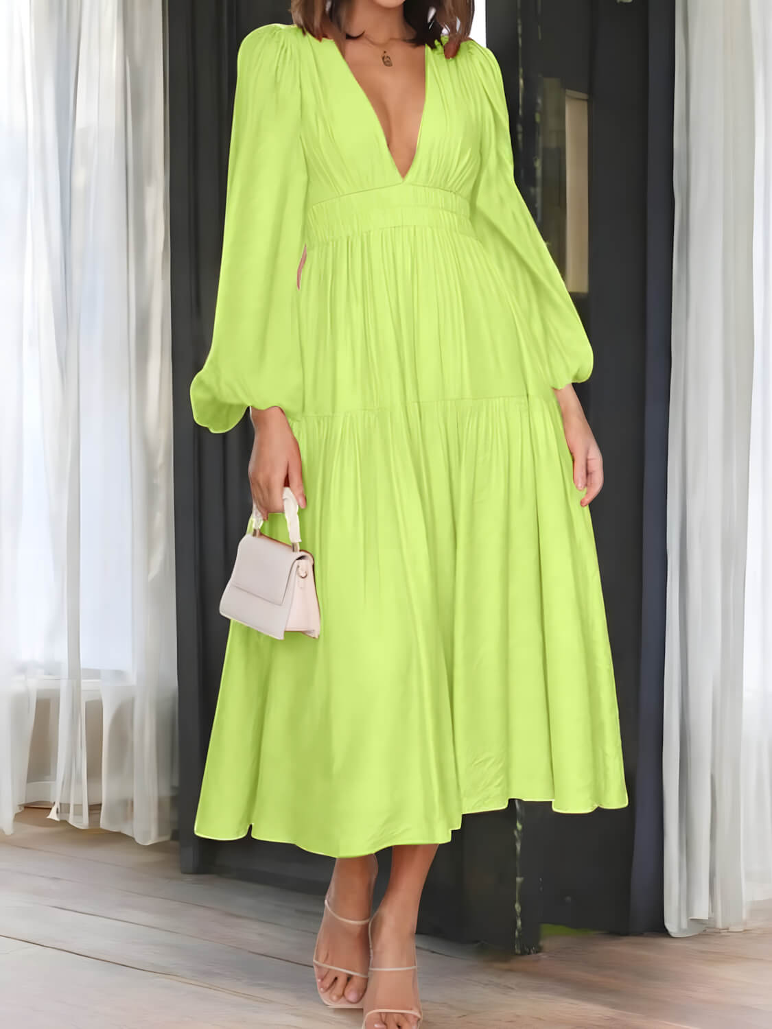 LUXE – Maxikleid mit Ballonärmeln und V-Ausschnitt