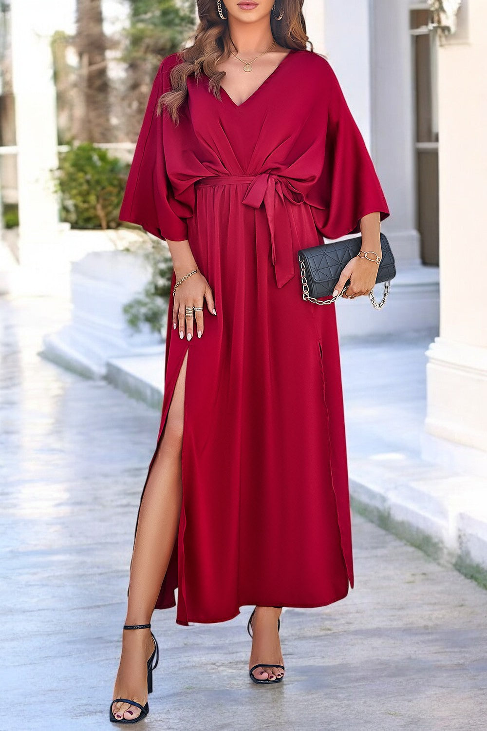 COASTAL CHARM – Kleid mit Schlitz, V-Ausschnitt und gebundenen Ärmeln