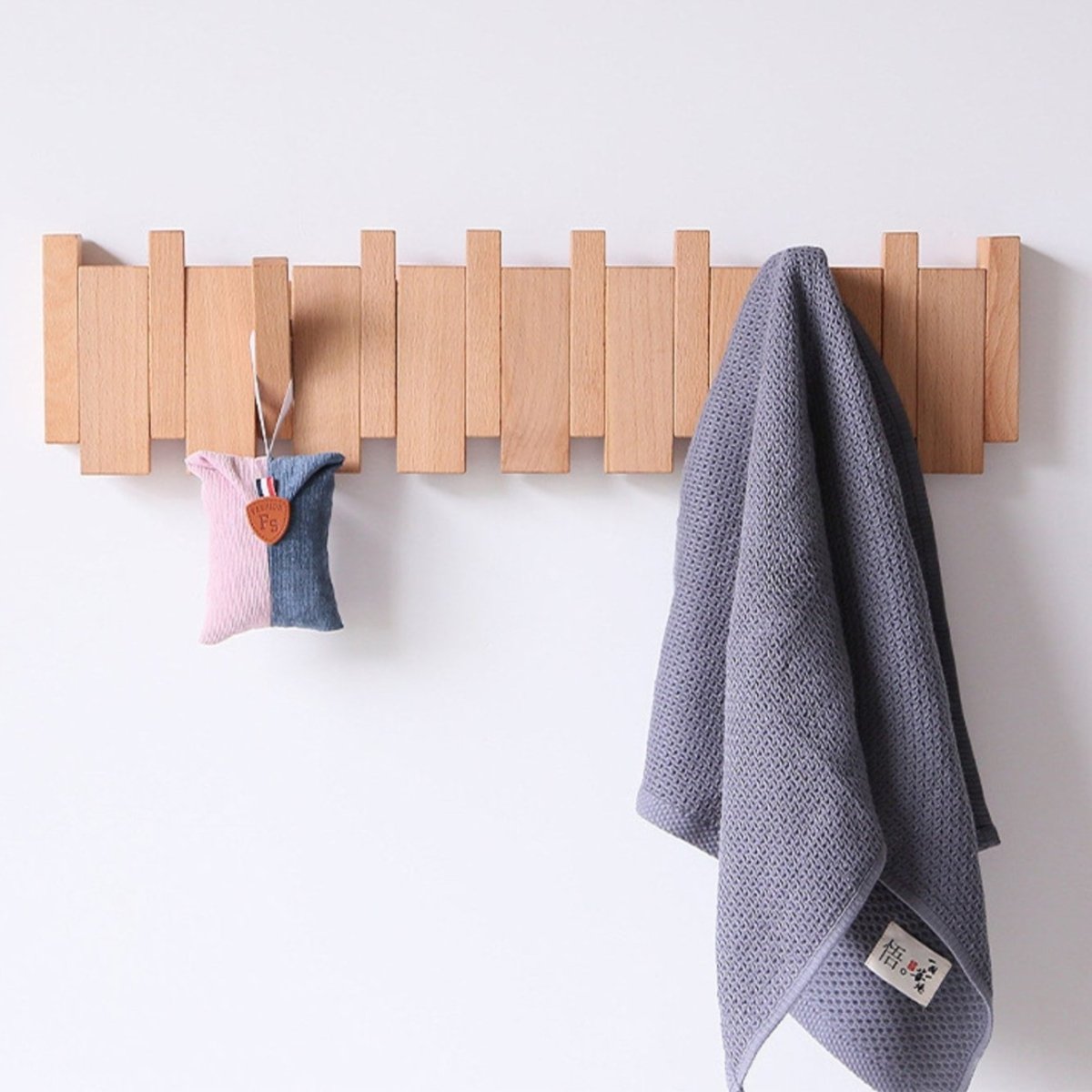 Handgefertigter Garderobenhaken aus Holz für Flur und Schlafzimmer - Stilvolles Klavierdesign mit 4-10 Haken-4