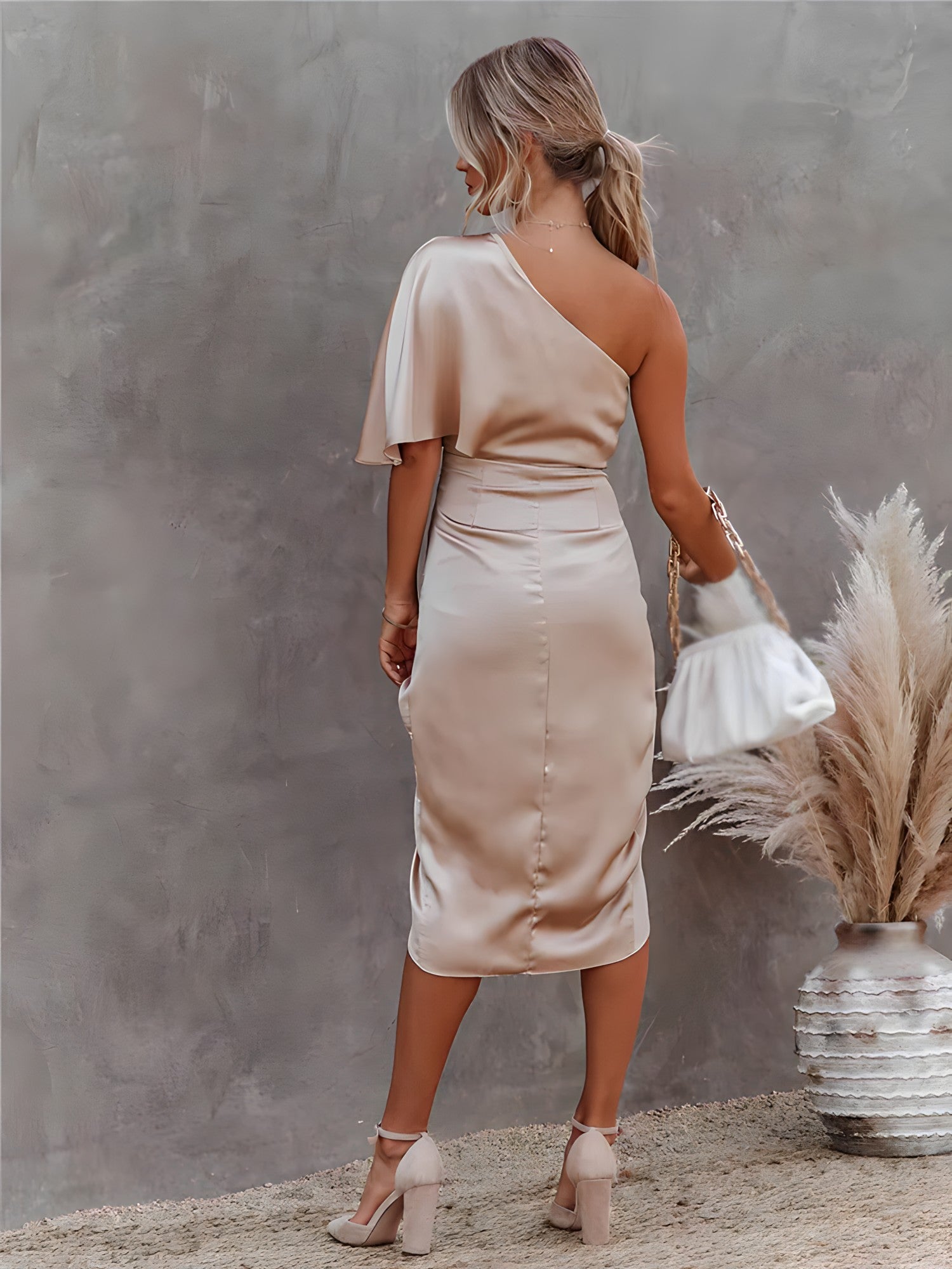 ARIANA – Seiden Cocktailkleid mit Spaghettiträgern