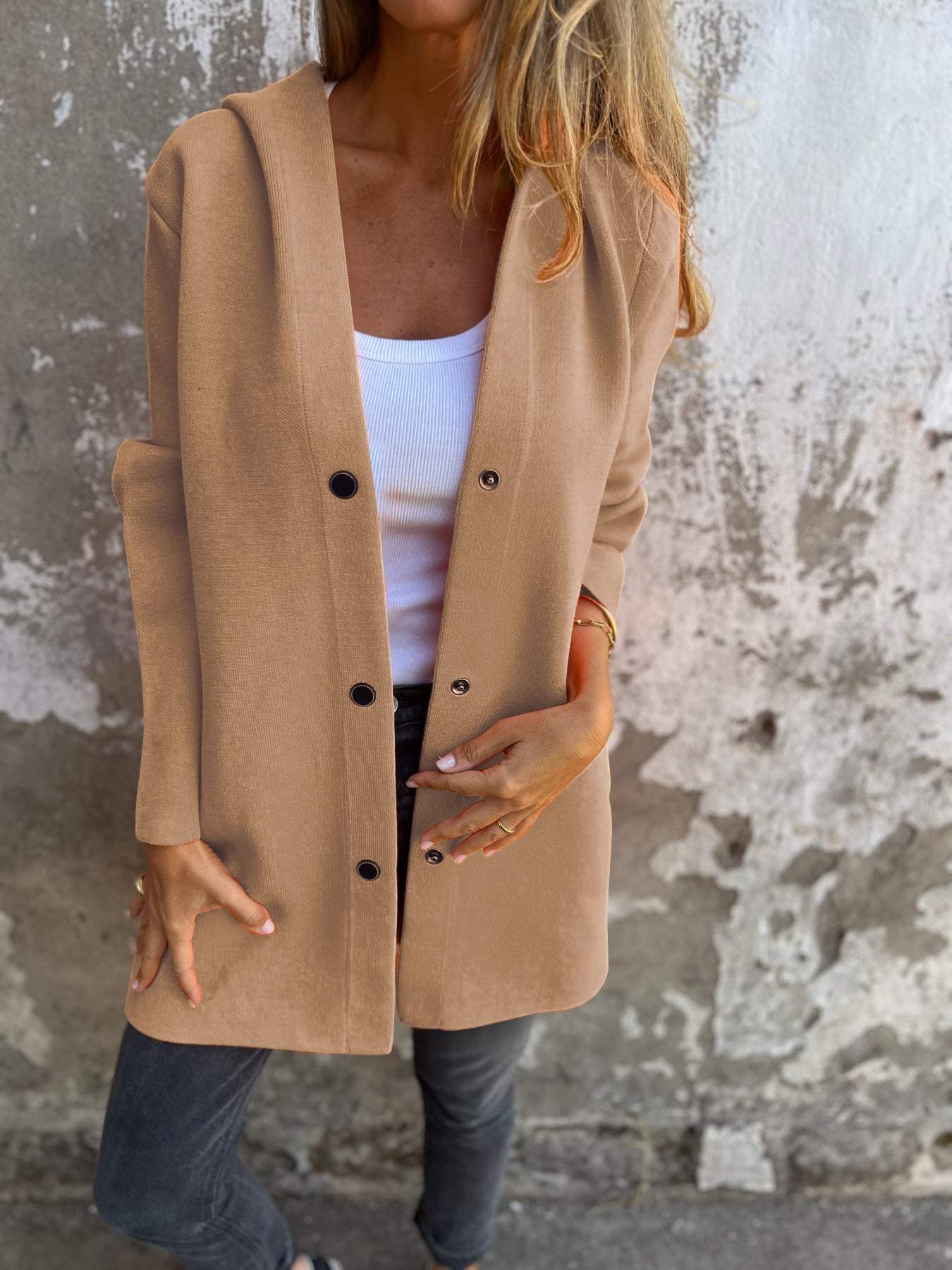 Norah – Lässige einreihige Kapuzenjacke für Damen