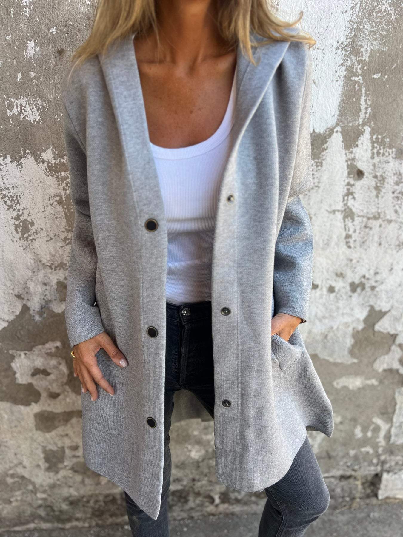 Norah – Lässige einreihige Kapuzenjacke für Damen