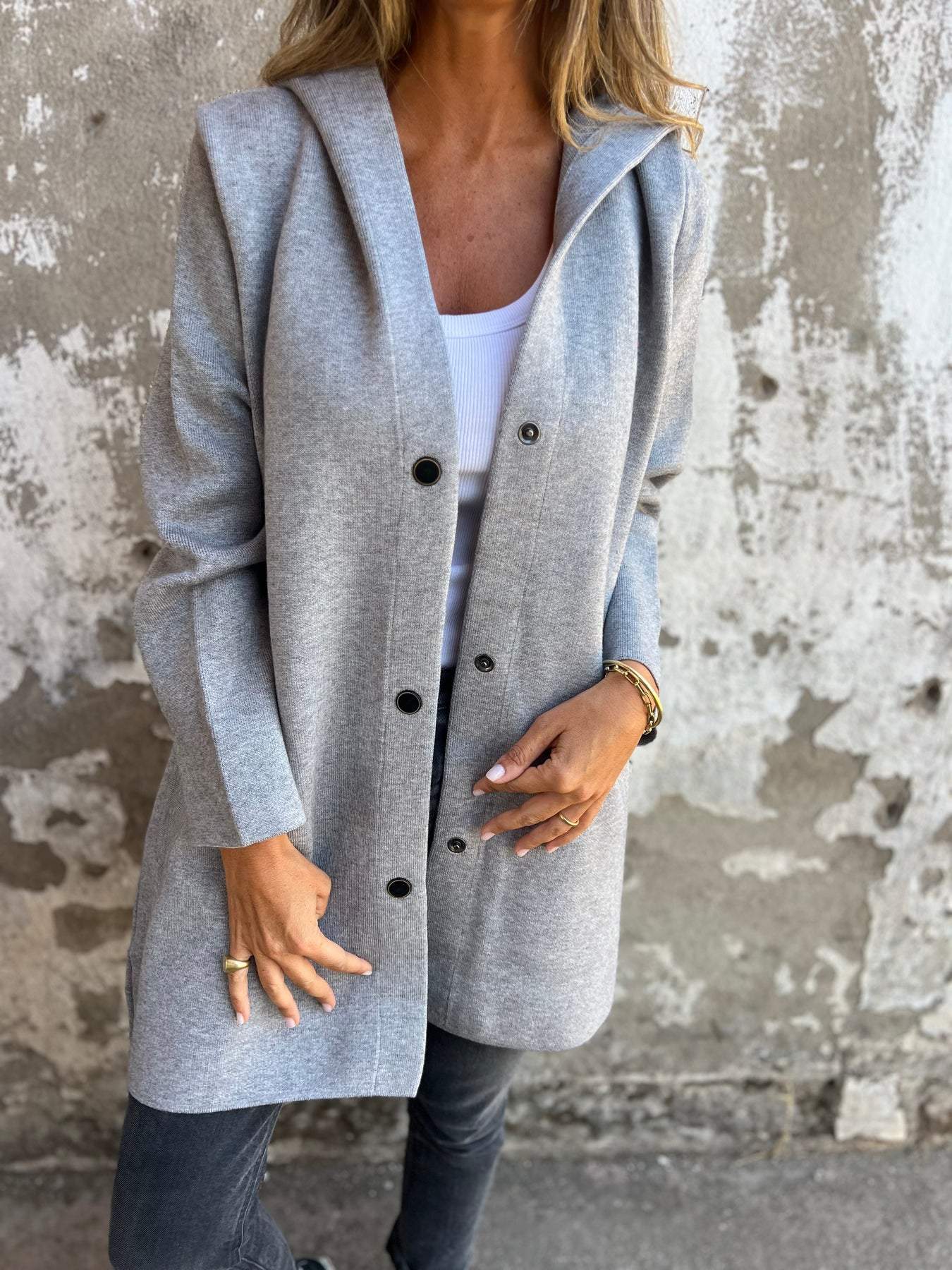 Norah – Lässige einreihige Kapuzenjacke für Damen