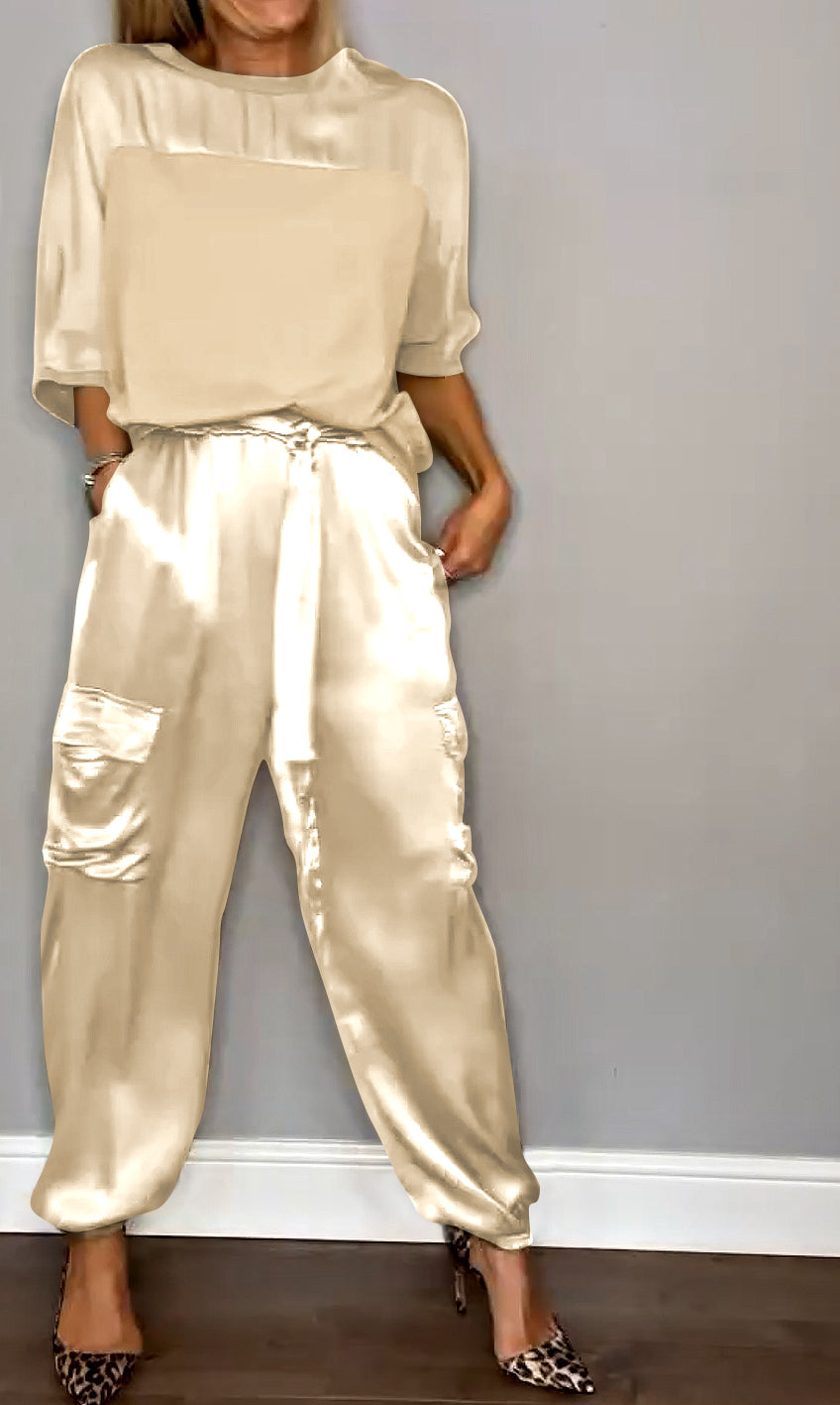 Jacqueline – Elegantes Satin-Set